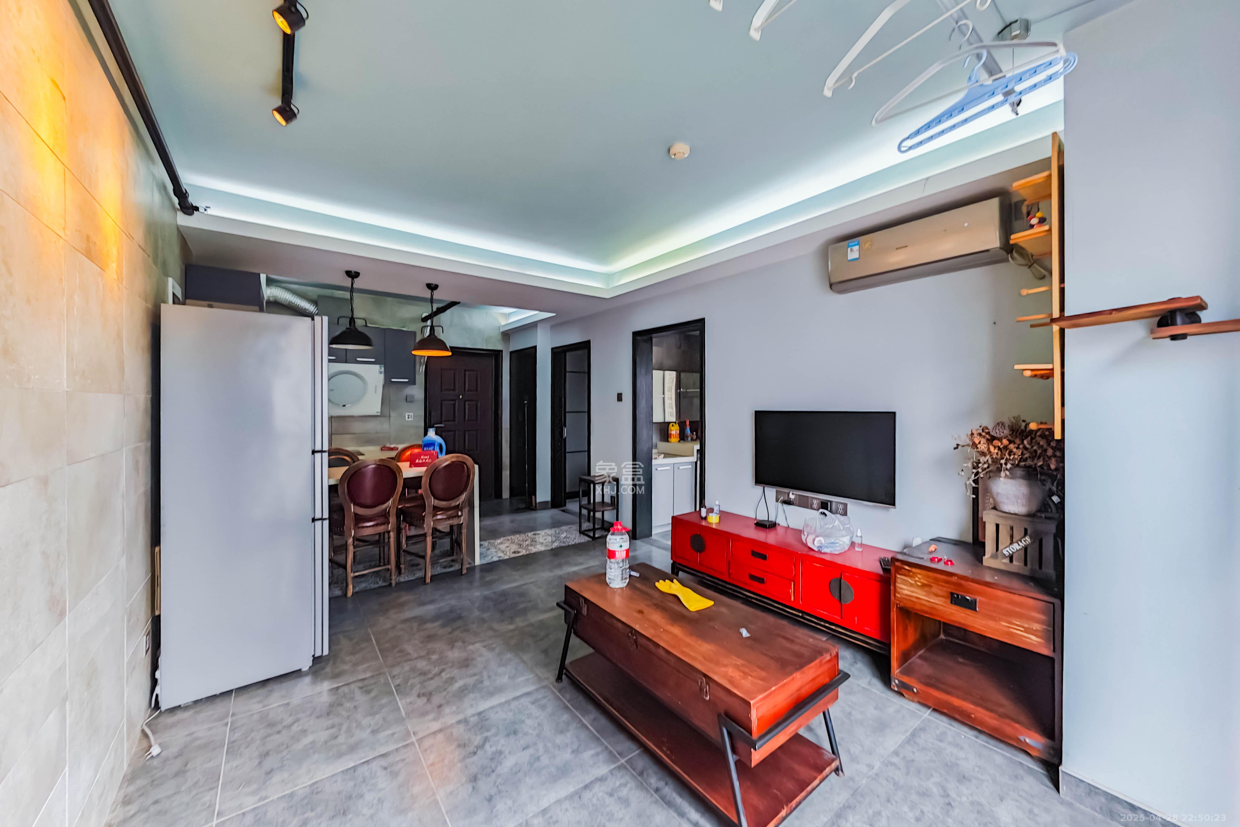 融科东南海  2室1厅1卫    56.0万客厅