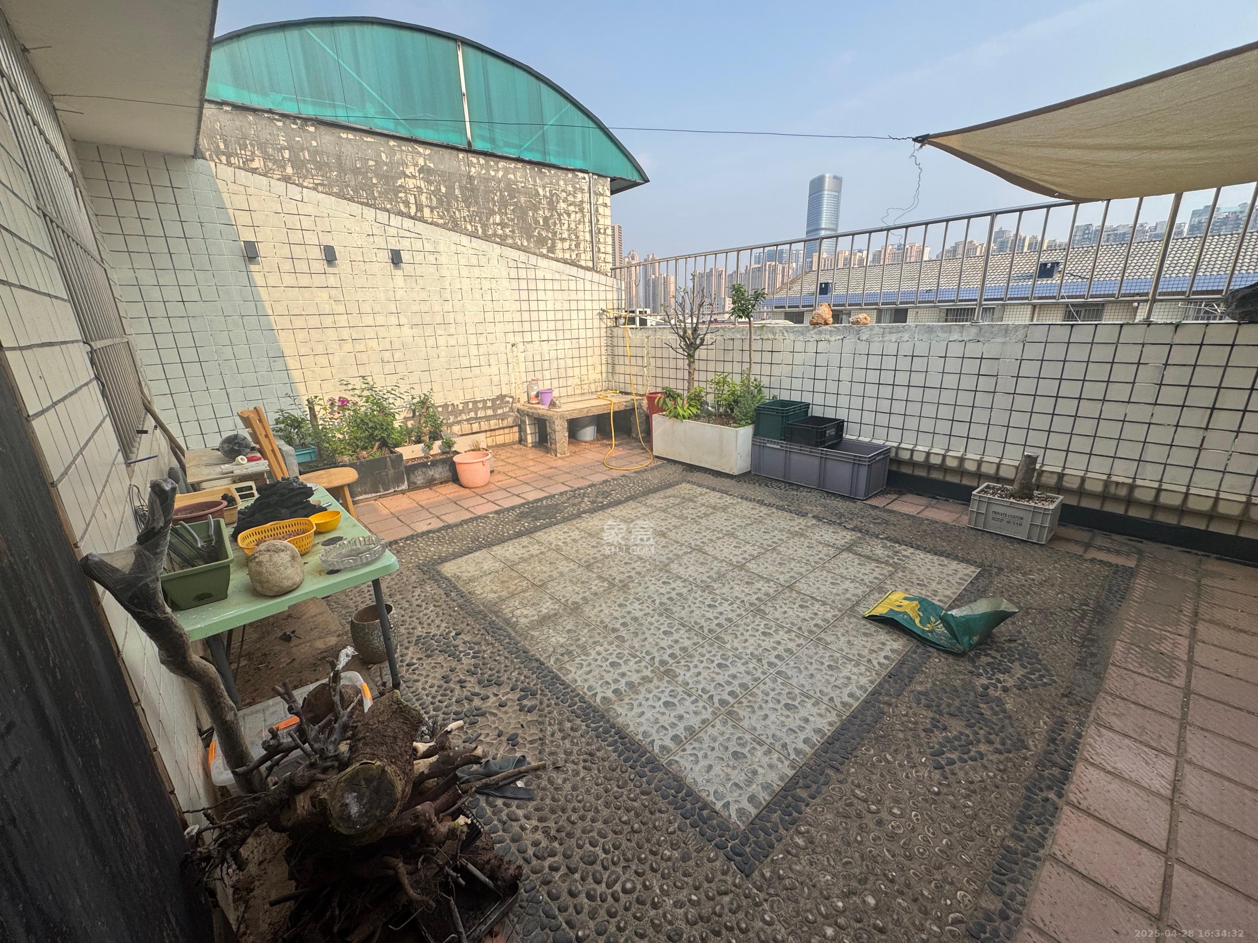 石岭小区A区  4室2厅2卫    2700.0元/月 石岭小区A区  4室2厅2卫    2700.0元/月