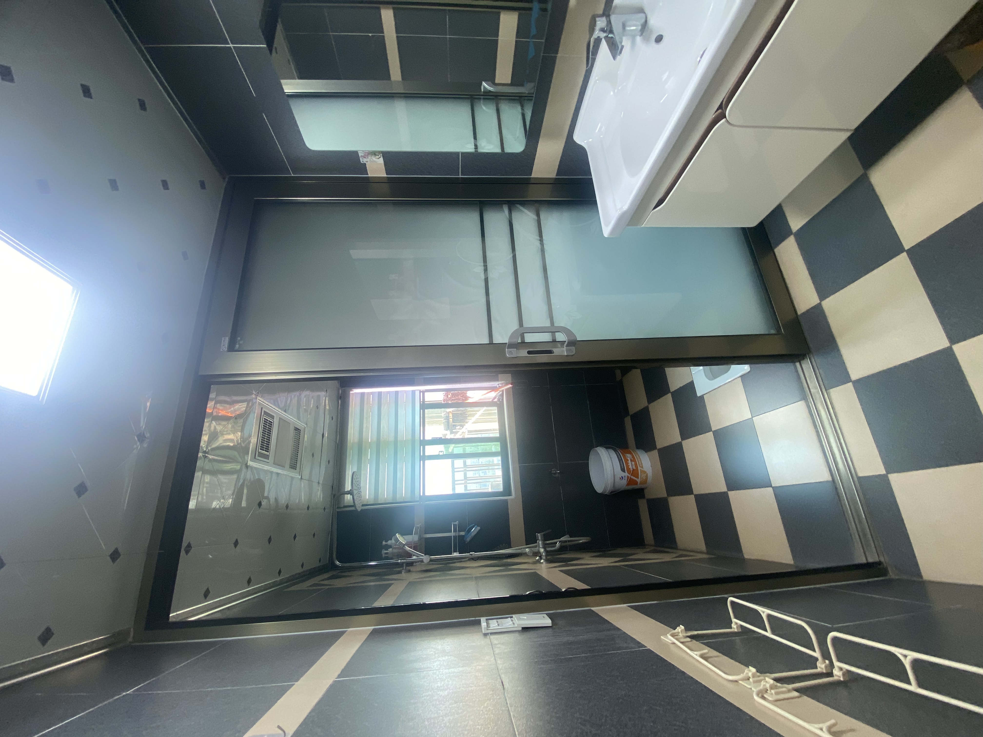 湘粤名城  3室2厅2卫   1800.00元/月室内图