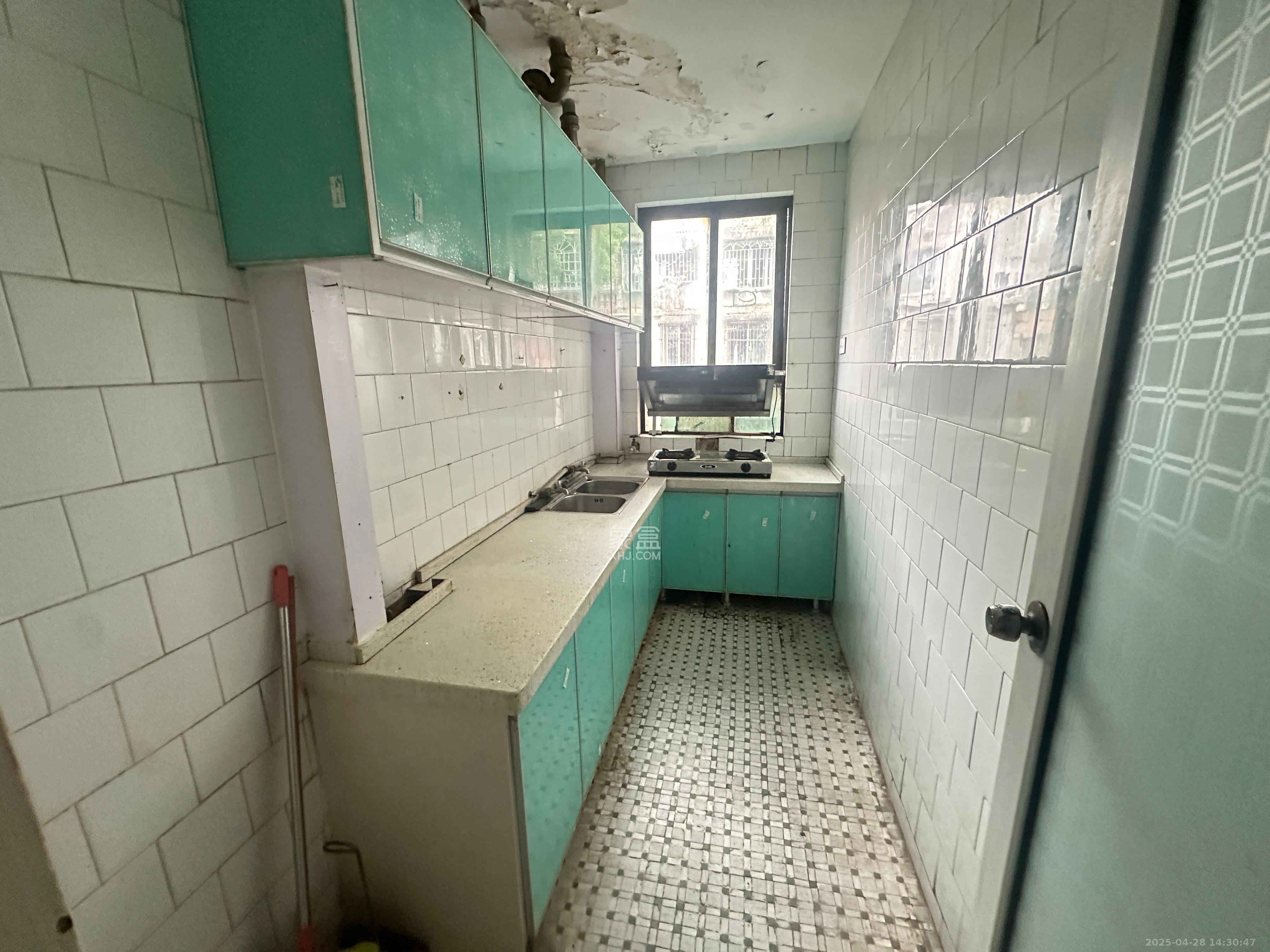 桔园小区1-8片 3室2厅1卫 1500.0元/月 桔园小区1-8片 3室2厅1卫 1500.0元/月室内图