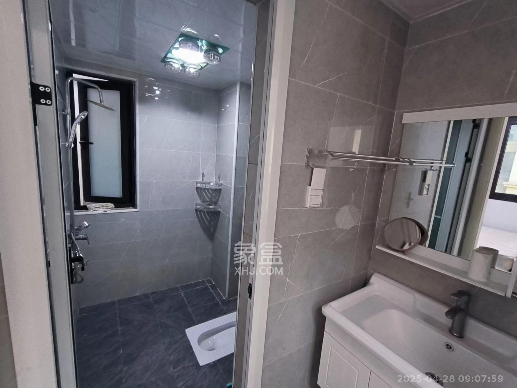 融创融公馆(融创臻苑) 3室2厅1卫 2300.0元/月 融创融公馆(融创臻苑) 3室2厅1卫 2300.0元/月室内图