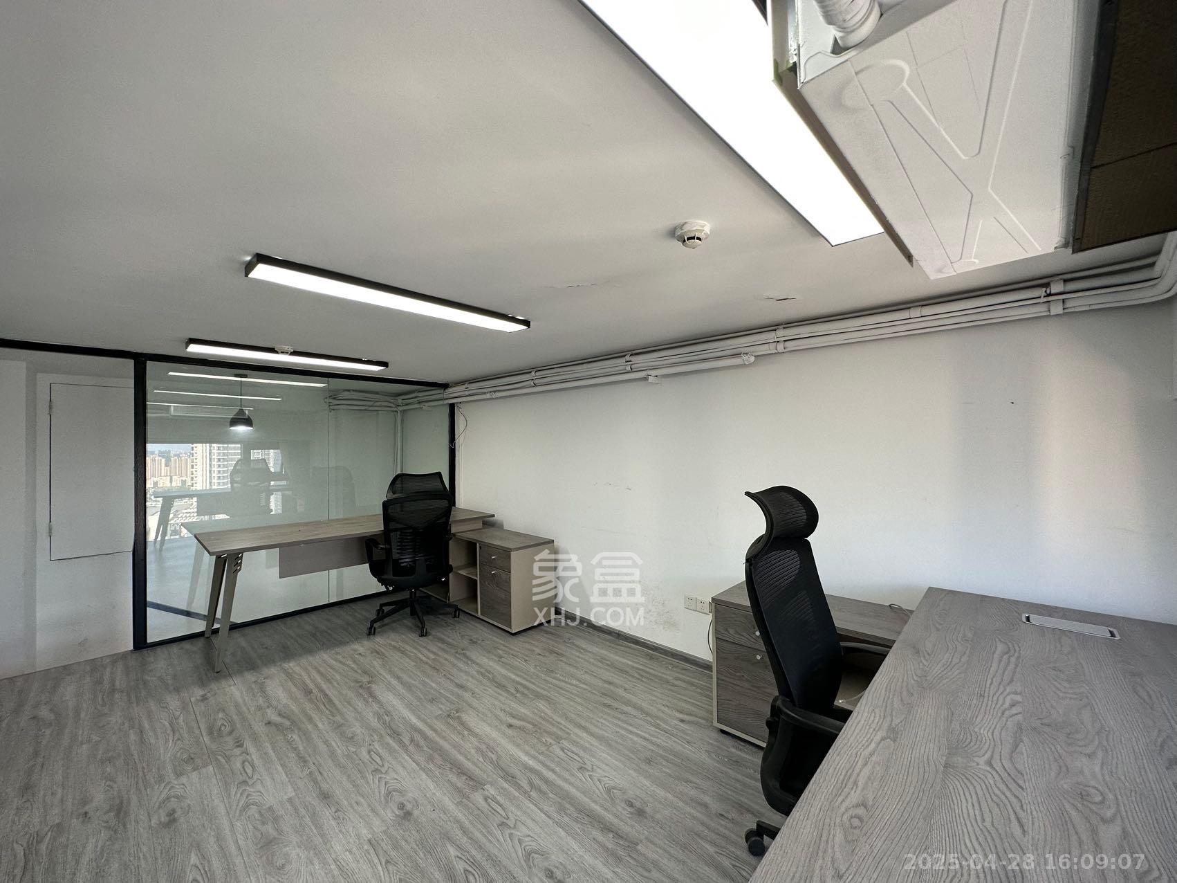 中一鲲出(鲲鹏府) 4室2厅0卫 14000.0元/月 中一鲲出(鲲鹏府) 4室2厅0卫 14000.0元/月室内图