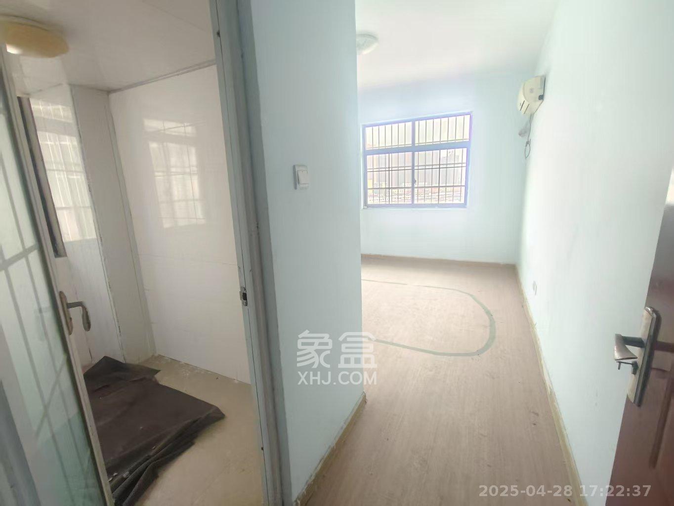 盘龙名府 3室2厅1卫 1500.0元/月 盘龙名府 3室2厅1卫 1500.0元/月室内图