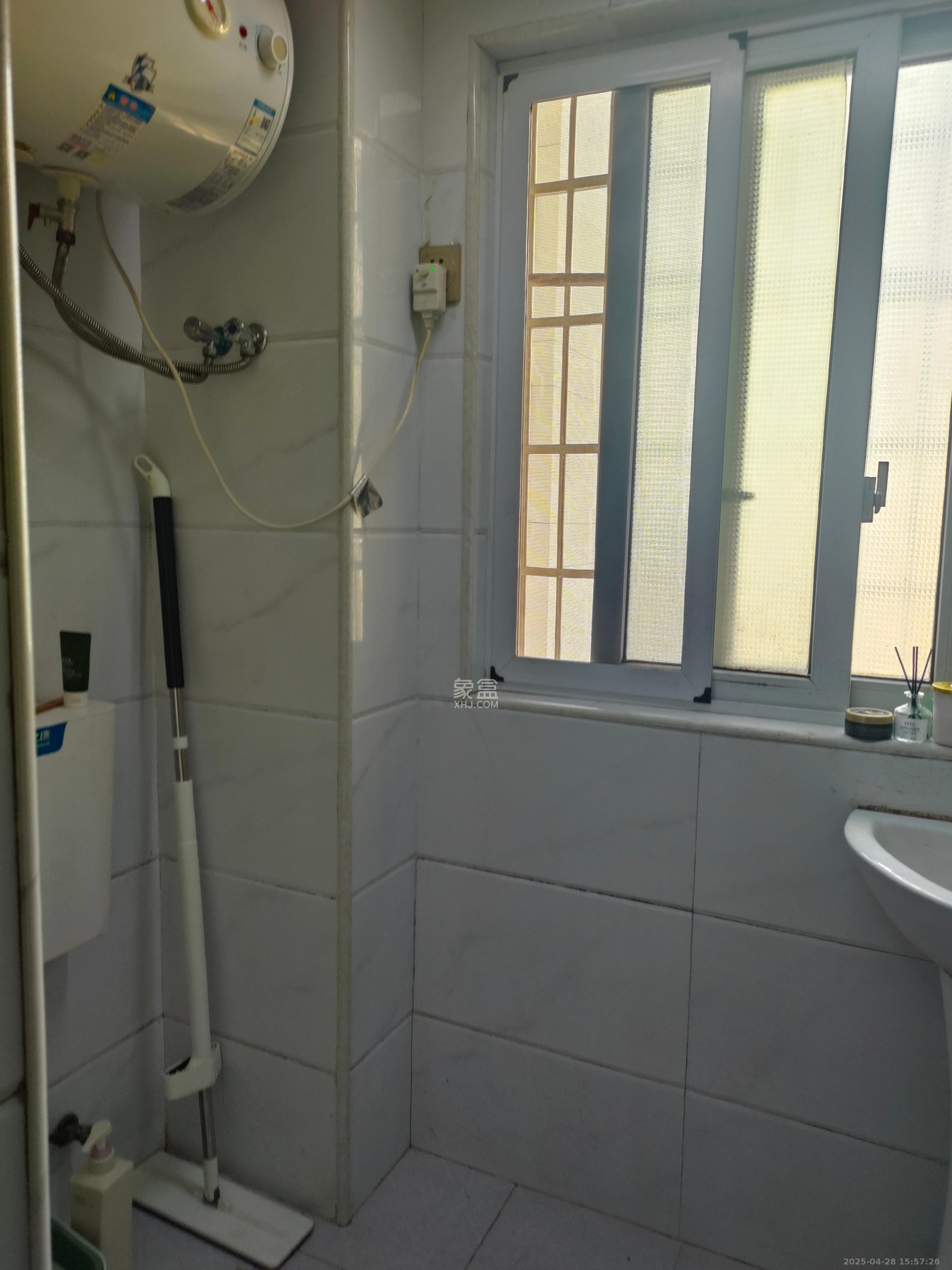 嘉顺苑 1室1厅1卫 1300.0元/月 嘉顺苑 1室1厅1卫 1300.0元/月室内图