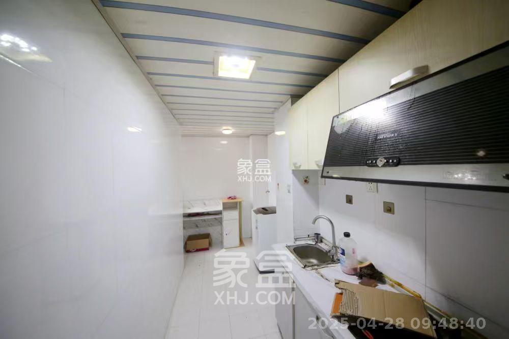 高桥现代商贸城  2室2厅1卫   2300.00元/月室内图