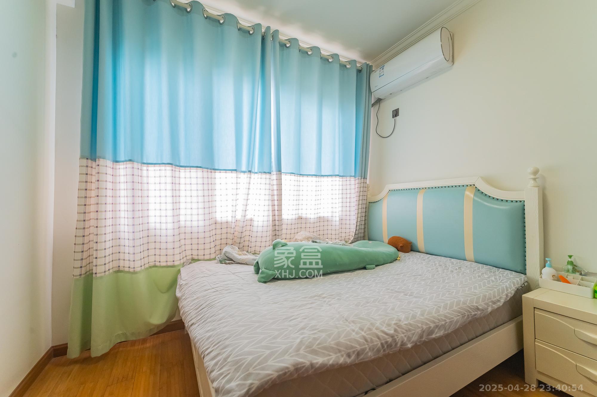 星湖湾二期高层 4室2厅2卫 88.0万 星湖湾二期高层 4室2厅2卫 88.0万卧室