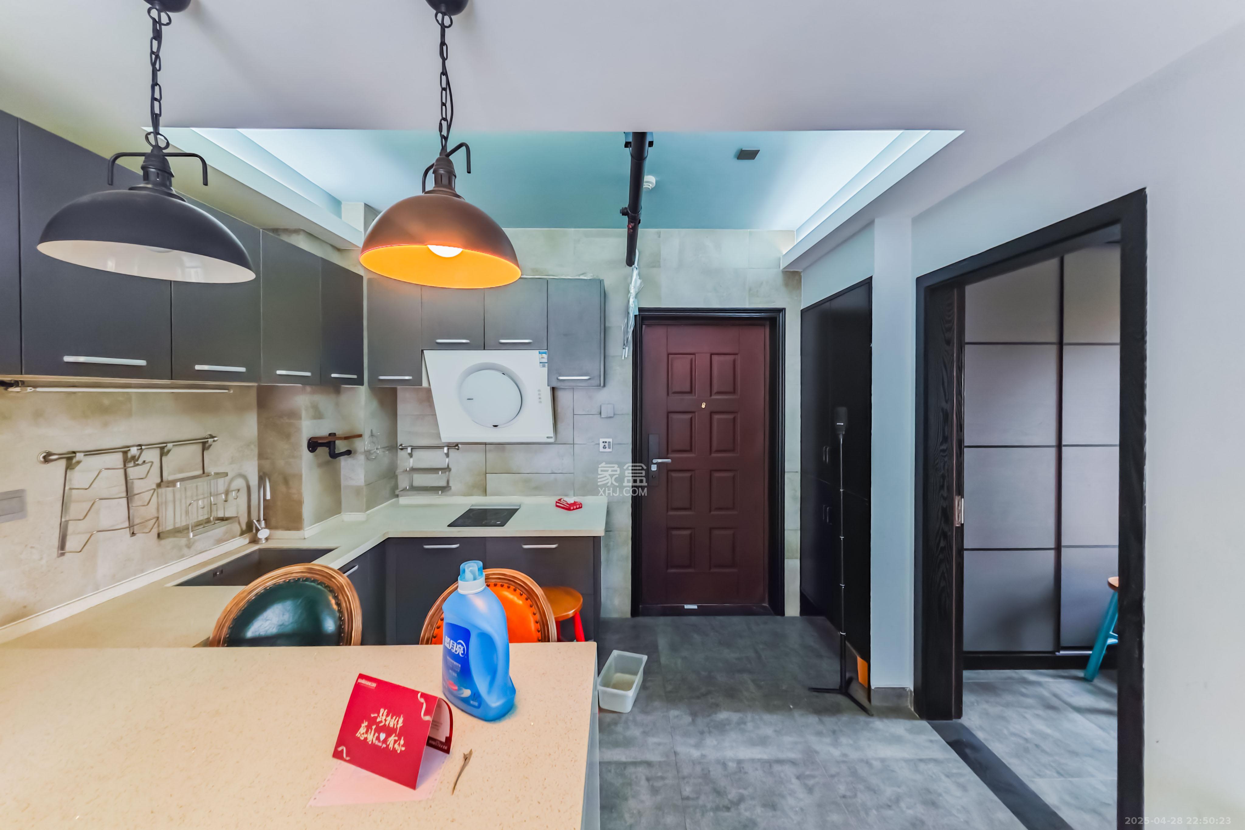 融科东南海  2室1厅1卫    56.0万厨房