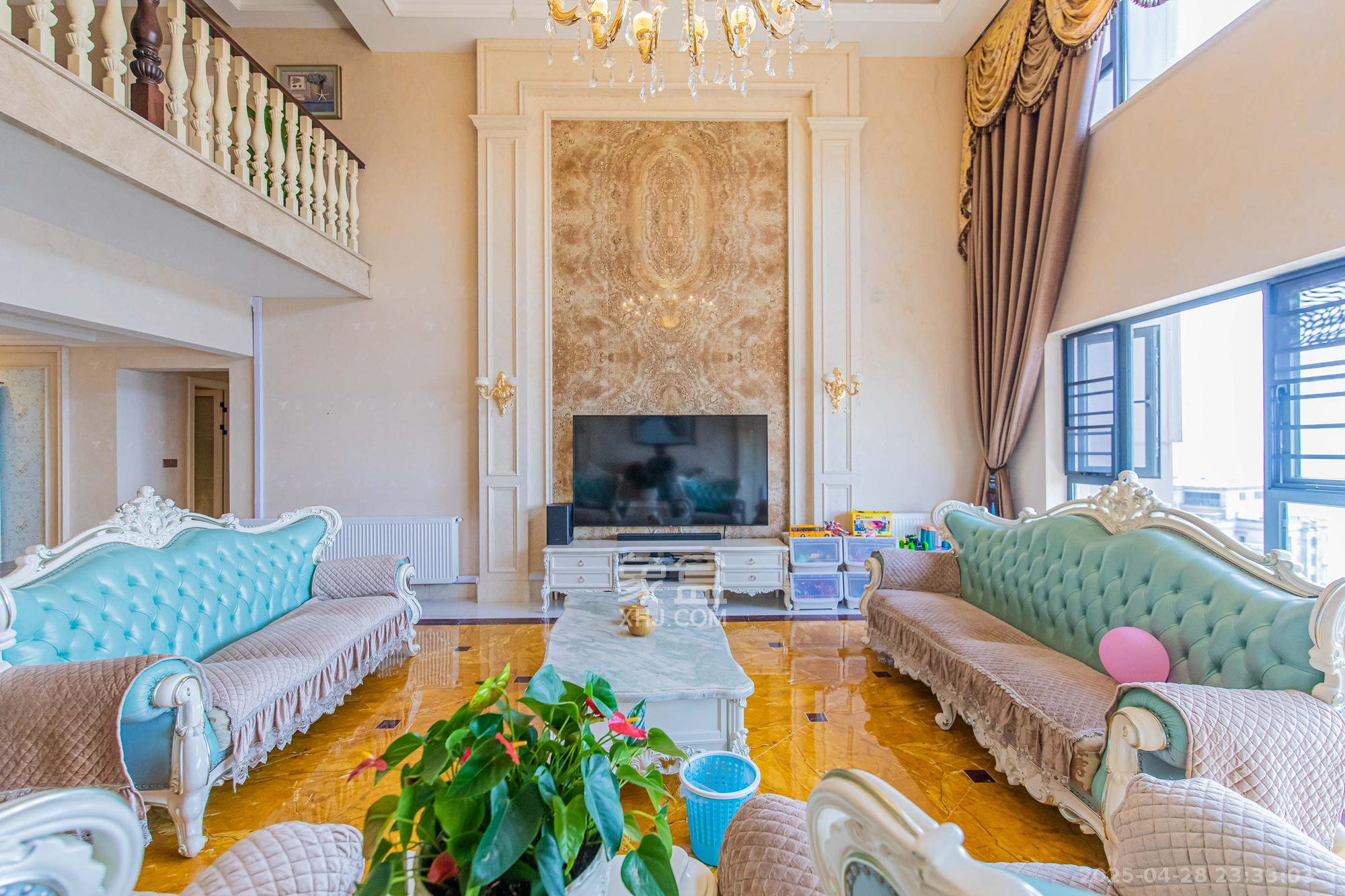 碧桂园威尼斯城 8室2厅6卫 693.98万 碧桂园威尼斯城 8室2厅6卫 693.98万客厅