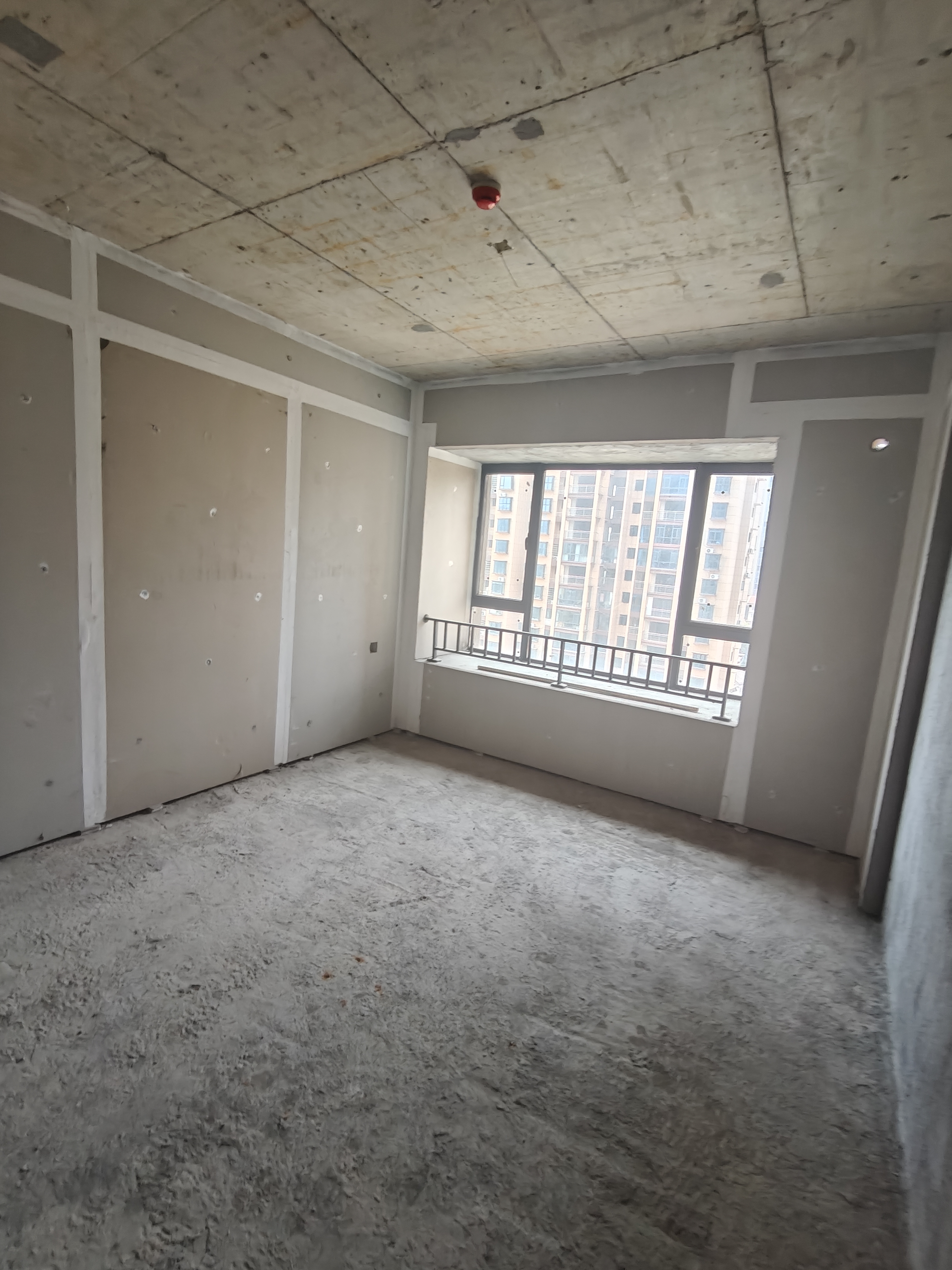 宁邦中心(二期公园里)  4室2厅2卫   105.00万 宁邦中心(二期公园里)  4室2厅2卫   105.00万客厅