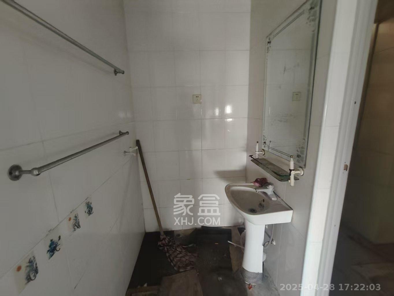 盘龙名府 3室2厅1卫 1500.0元/月 盘龙名府 3室2厅1卫 1500.0元/月室内图