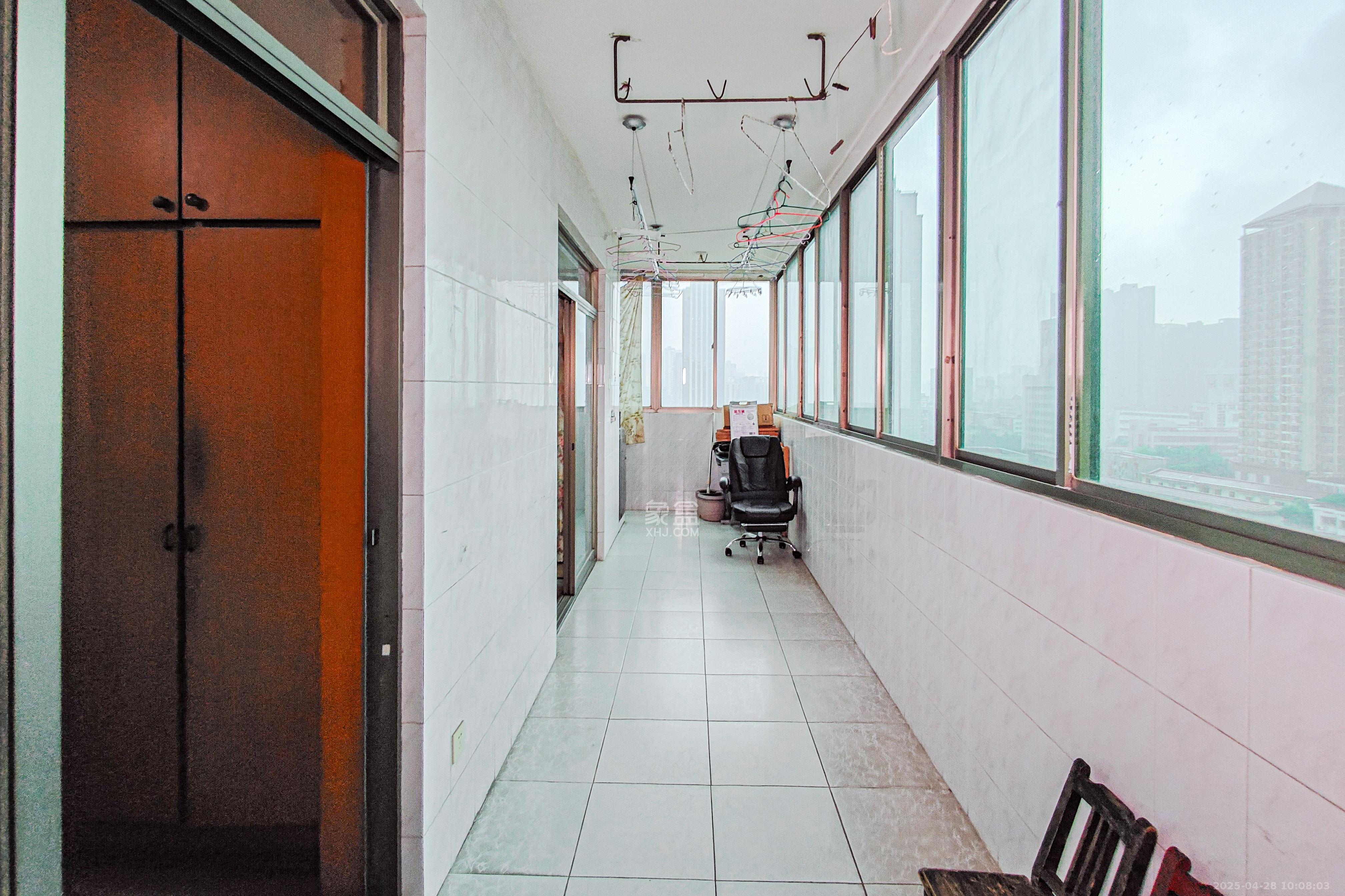 湘农桥社区  3室2厅2卫    136.0万 湘农桥社区  3室2厅2卫    136.0万阳台