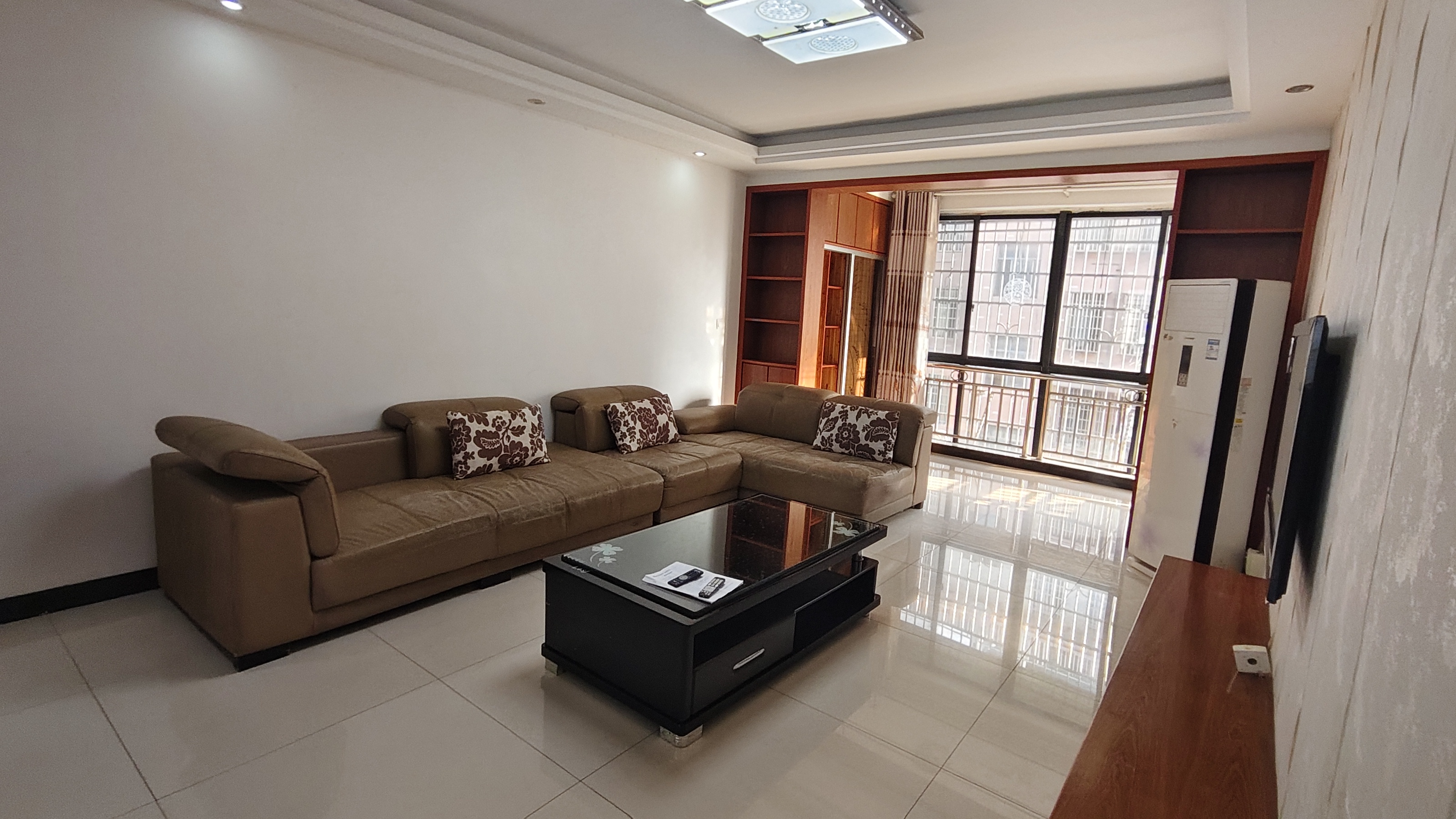 四海花园  2室2厅1卫    1000.0元/月 四海花园  2室2厅1卫    1000.0元/月室内图