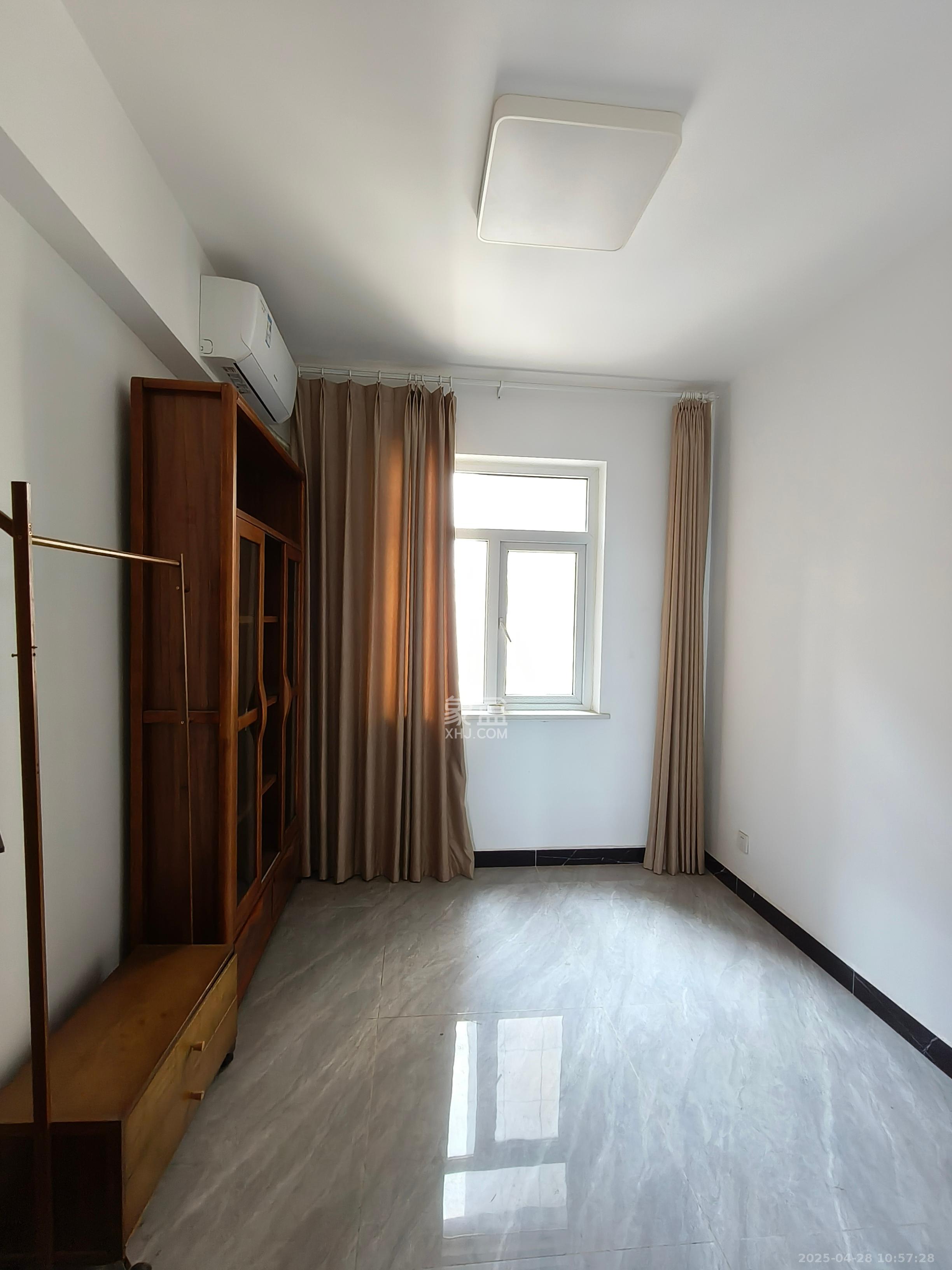 和悦城(蟠龙景苑) 3室2厅1卫 2000.0元/月 和悦城(蟠龙景苑) 3室2厅1卫 2000.0元/月室内图