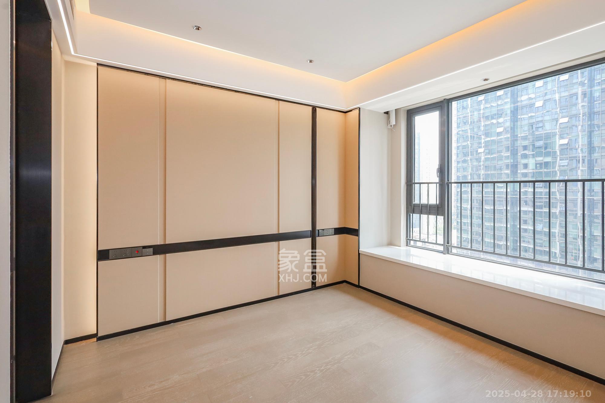 旭辉铂悦湘江 4室2厅3卫 478.0万 旭辉铂悦湘江 4室2厅3卫 478.0万卧室