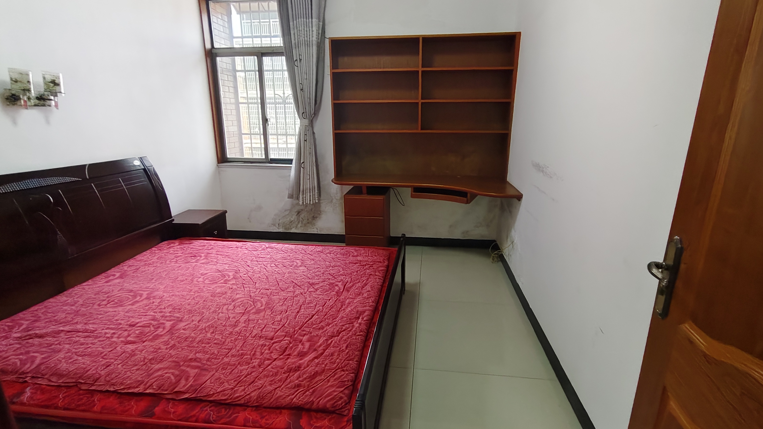 四海花园  2室2厅1卫    1000.0元/月 四海花园  2室2厅1卫    1000.0元/月室内图