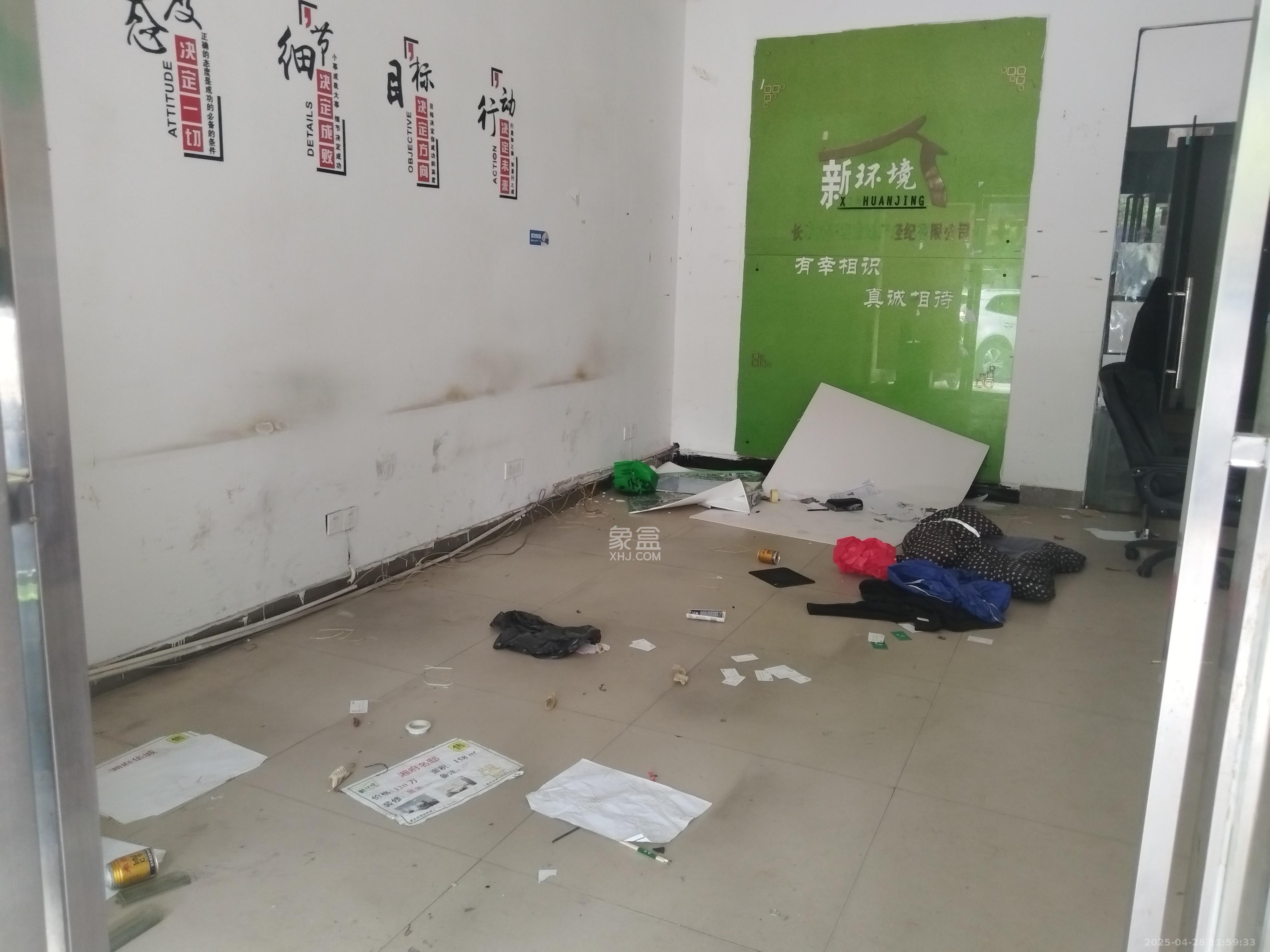 君临青园花都   66.0㎡      8000.0元/月室内图