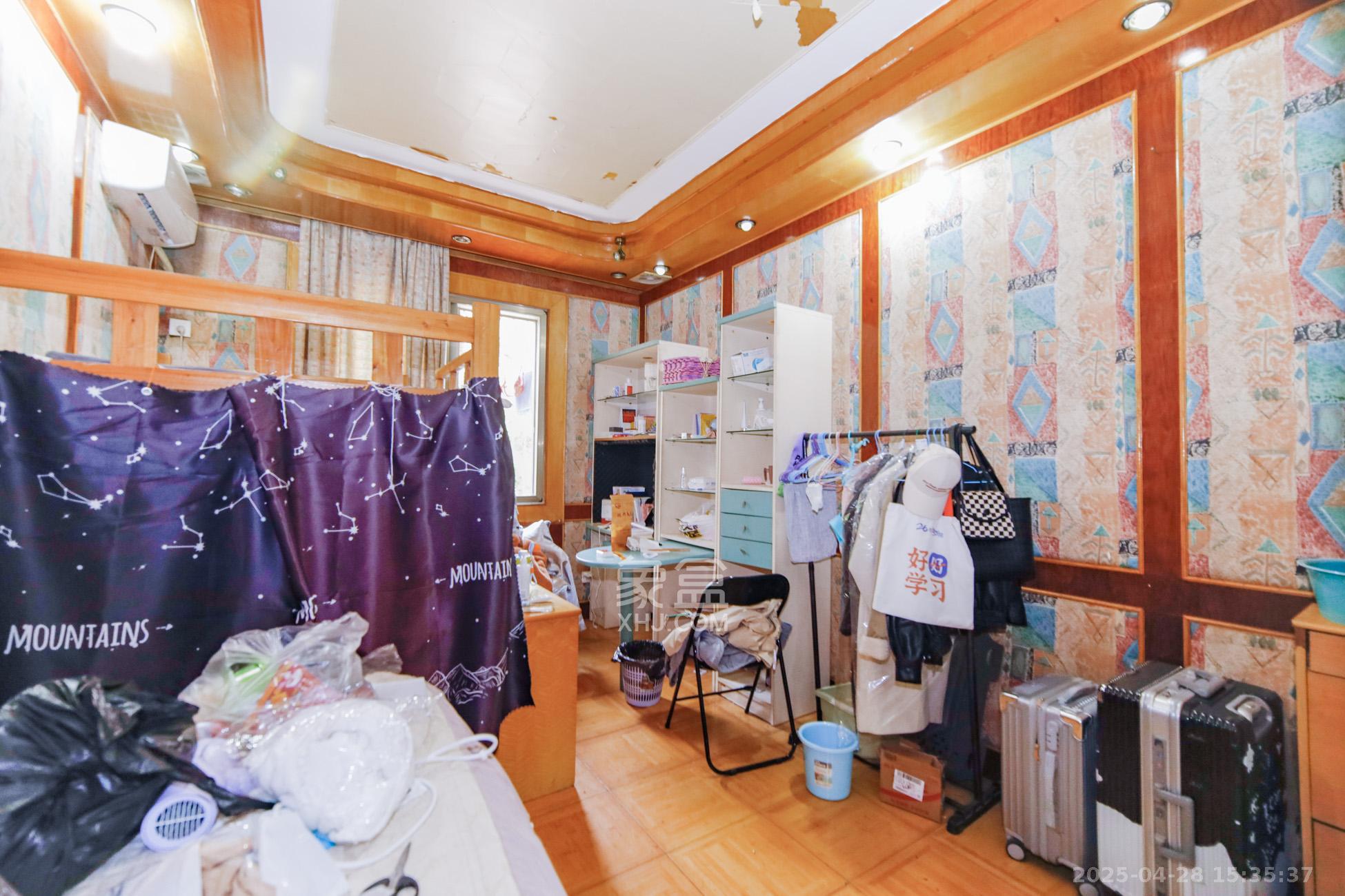 路桥宿舍  4室2厅1卫   99.00万卧室