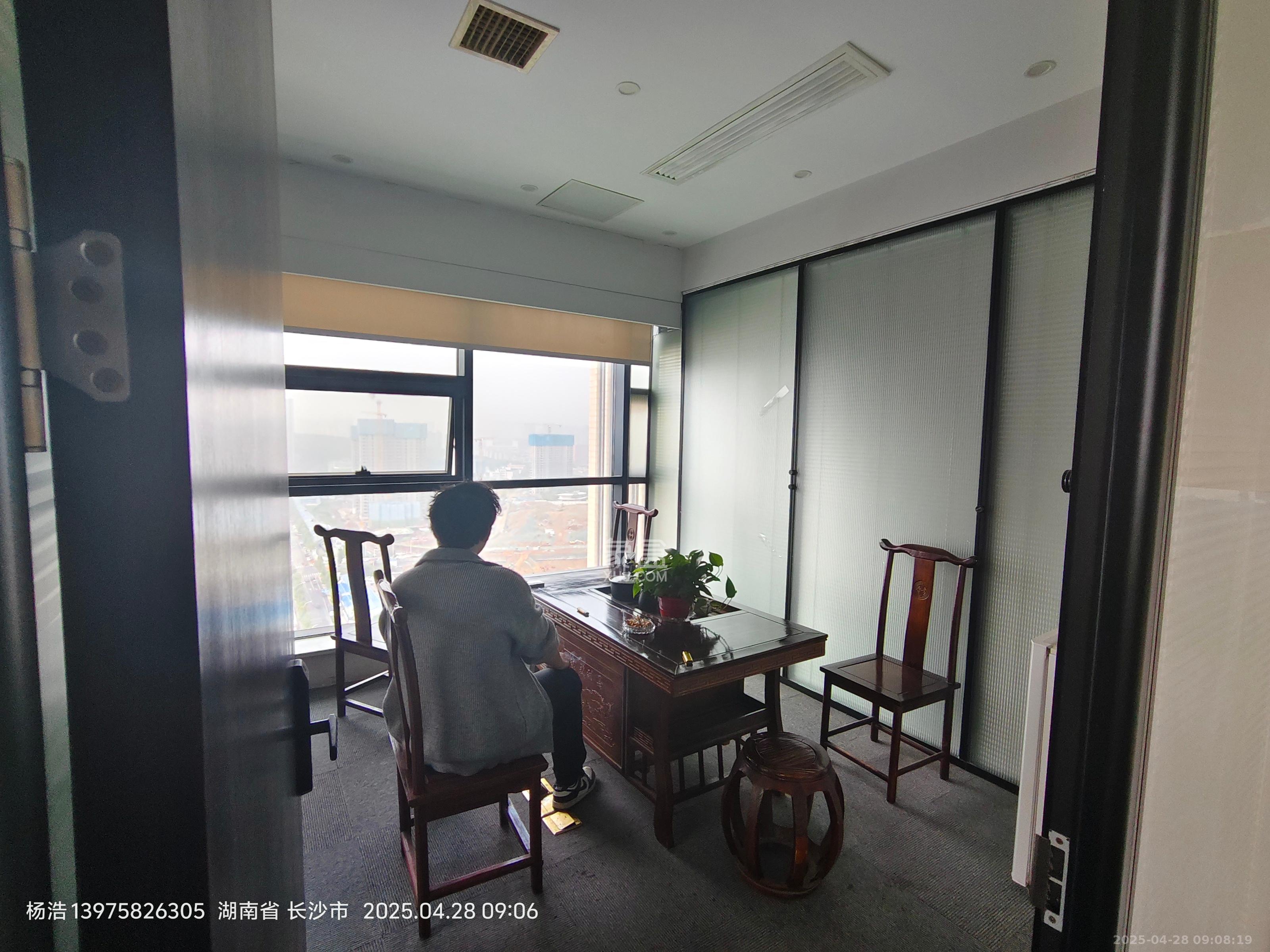 华坤时代   114.0㎡     6000.00元/月室内图