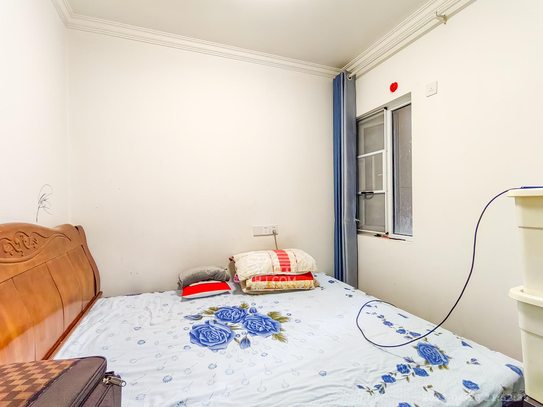 荣盛花语城 3室2厅1卫 59.8万 荣盛花语城 3室2厅1卫 59.8万卧室