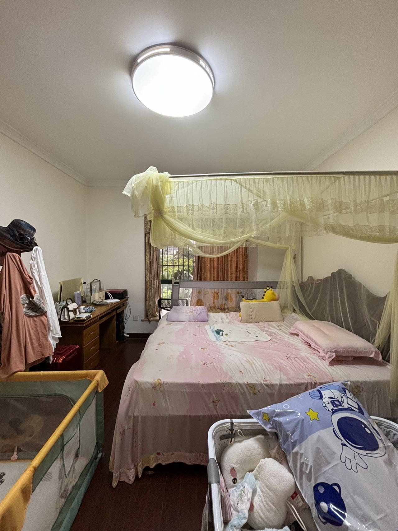 海尚明居  4室2厅2卫   184.00万客厅