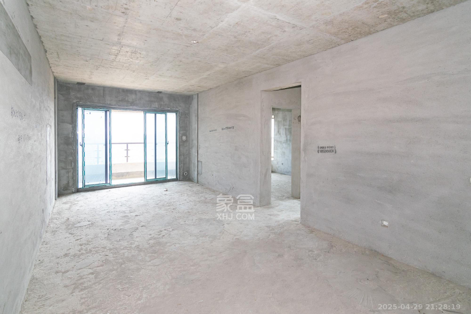 润和山水郡 3室2厅1卫 61.8万 润和山水郡 3室2厅1卫 61.8万客厅