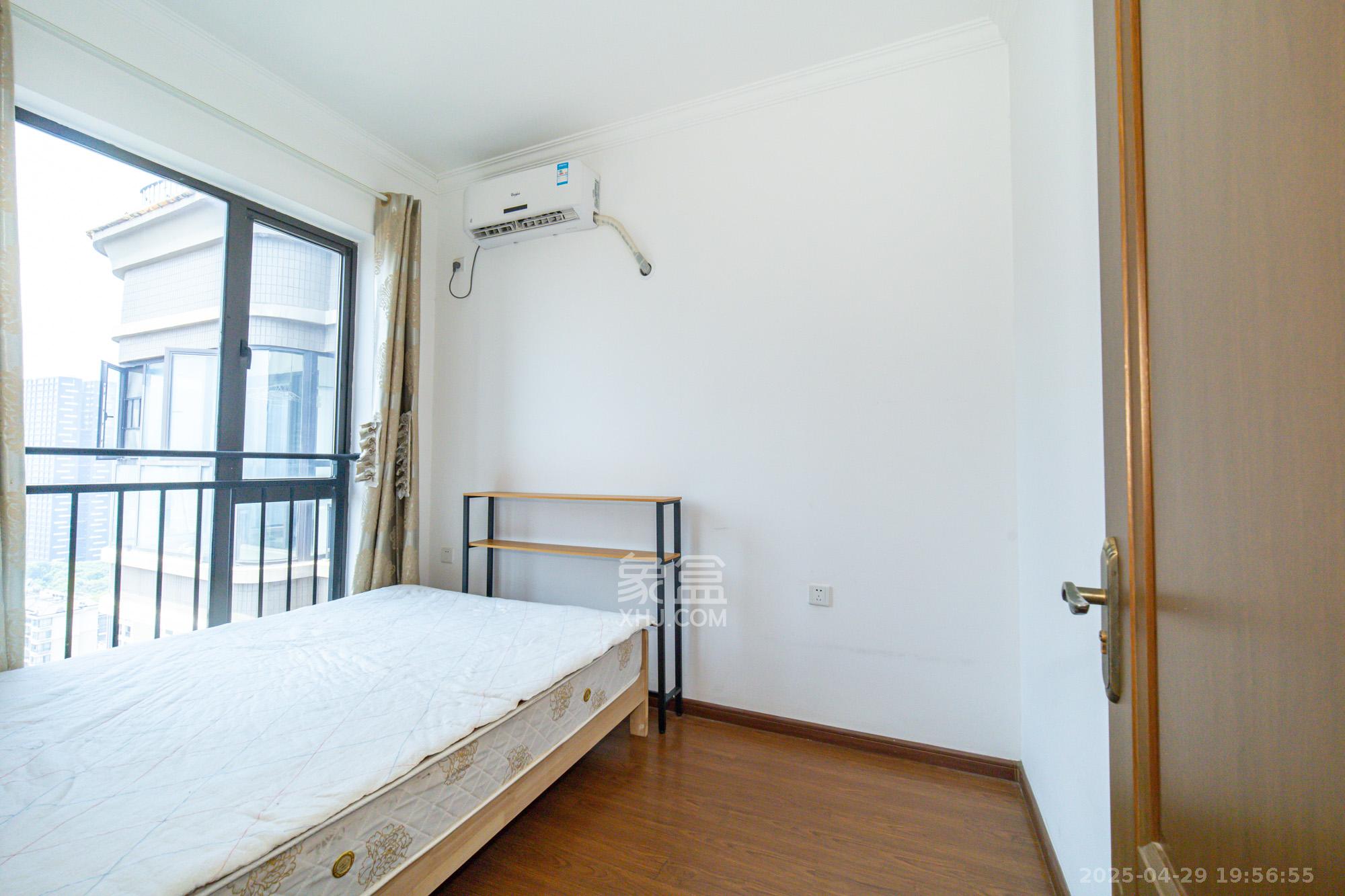 旺德府恺悦国际 3室2厅2卫 90.0万 旺德府恺悦国际 3室2厅2卫 90.0万卧室