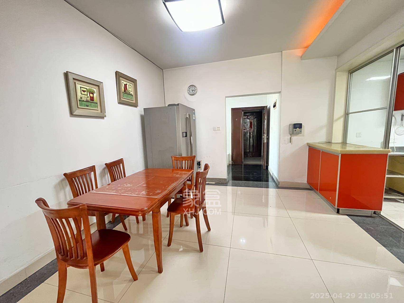 顺天黄金海岸 3室2厅2卫 3200.0元/月 顺天黄金海岸 3室2厅2卫 3200.0元/月室内图