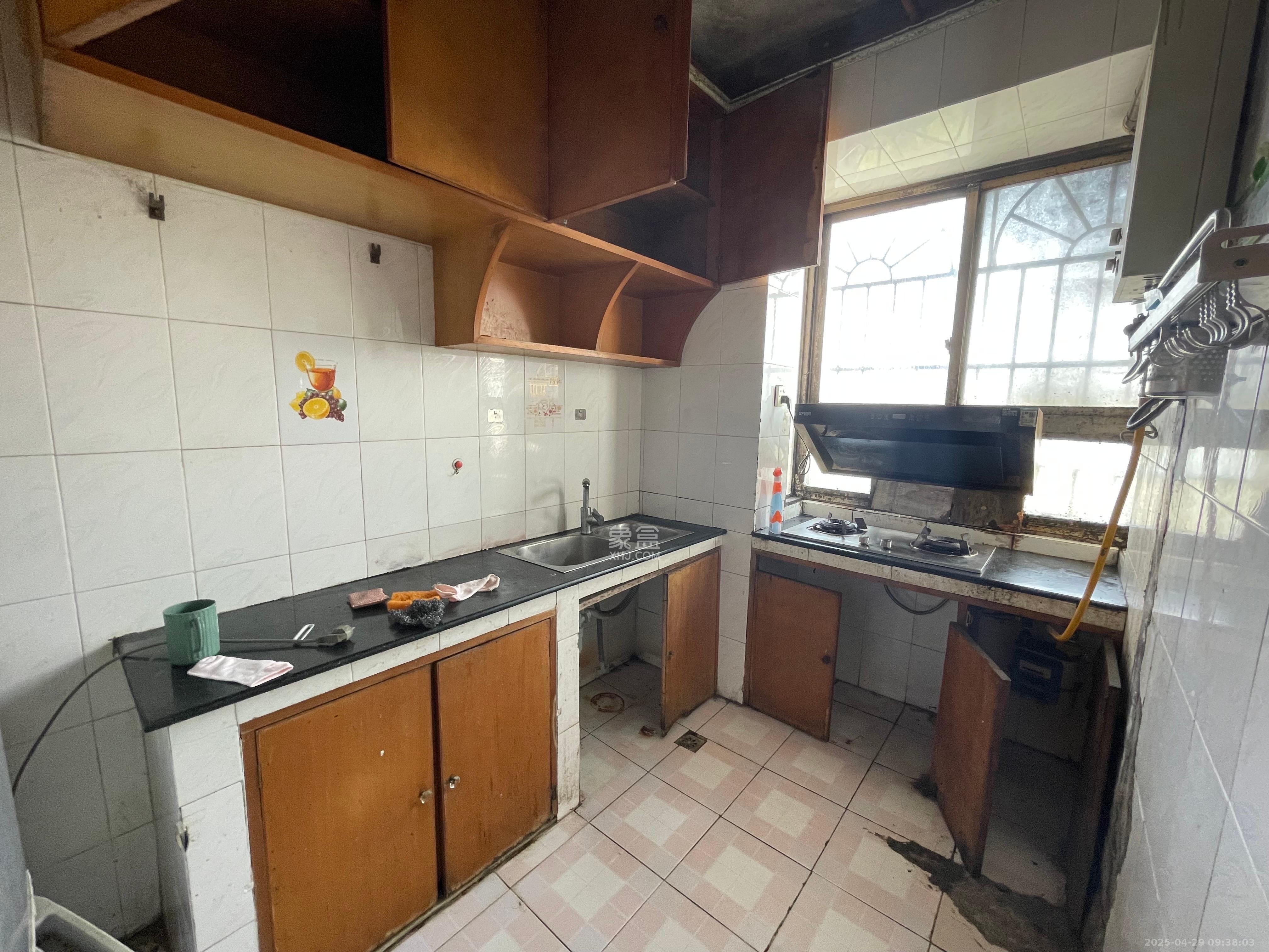 中建五局信和苑三区 3室2厅1卫 1000.0元/月 中建五局信和苑三区 3室2厅1卫 1000.0元/月室内图