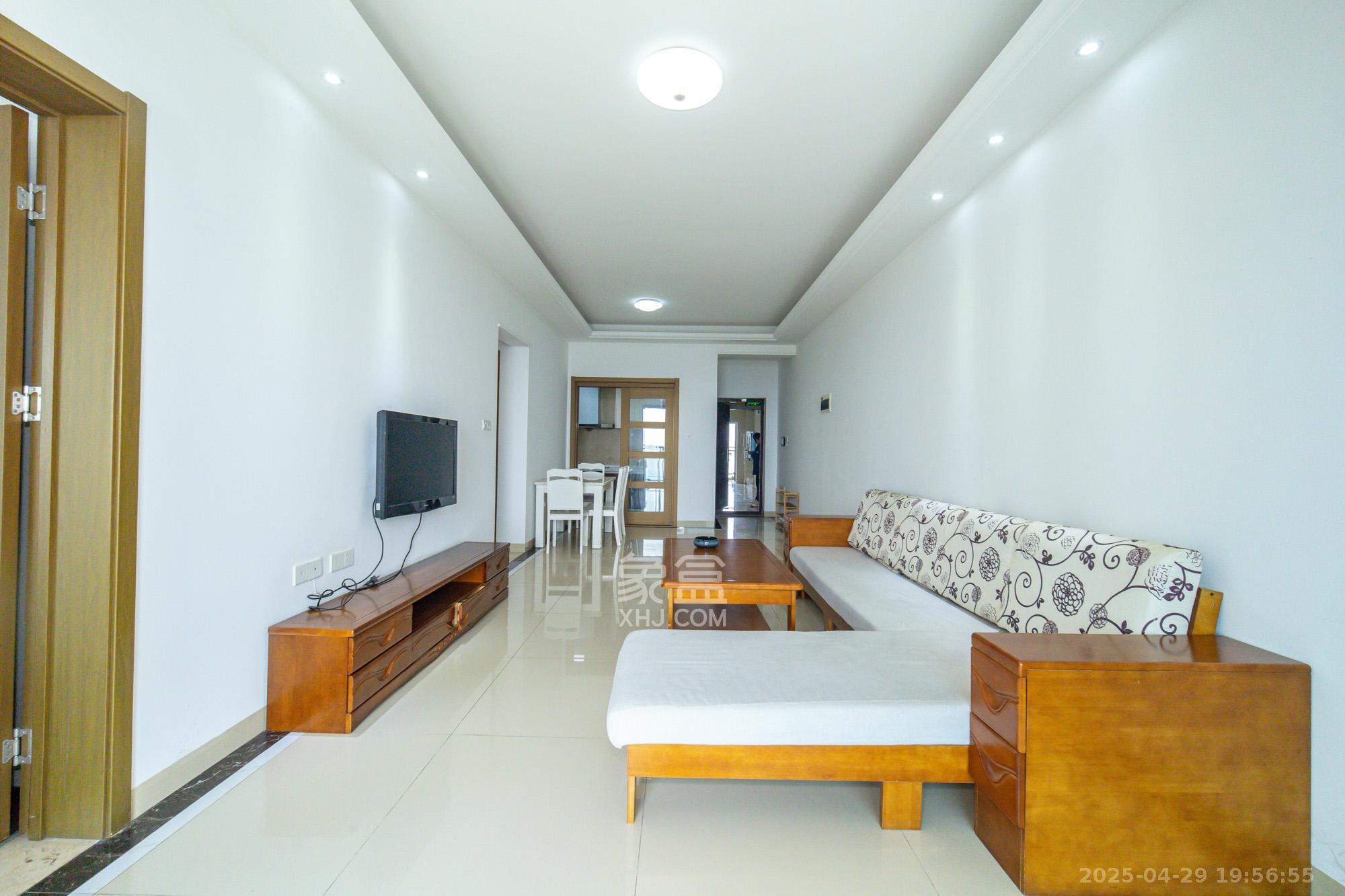 旺德府恺悦国际 3室2厅2卫 90.0万 旺德府恺悦国际 3室2厅2卫 90.0万客厅