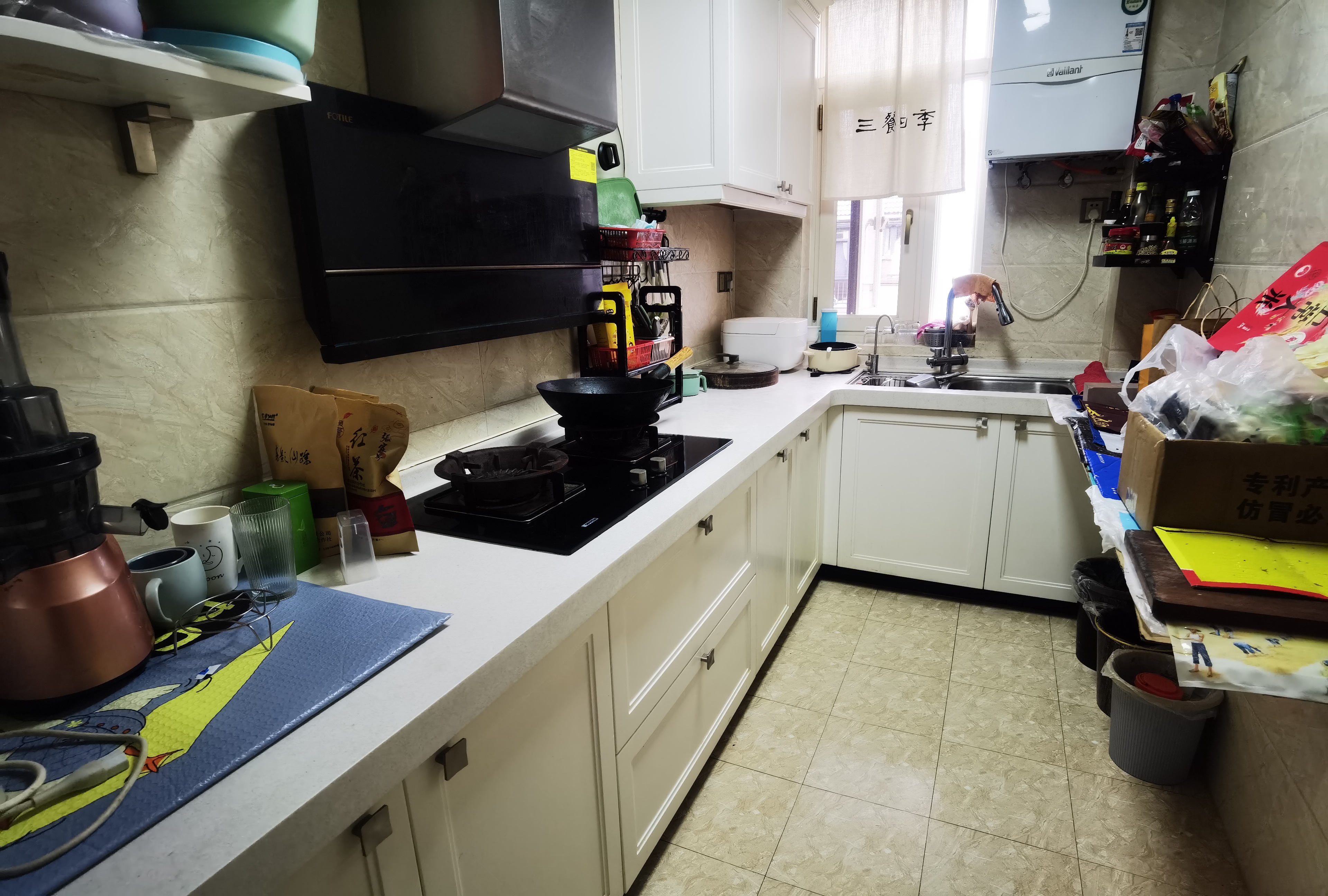 天门壹号 6室2厅3卫 108.0万 天门壹号 6室2厅3卫 108.0万客厅