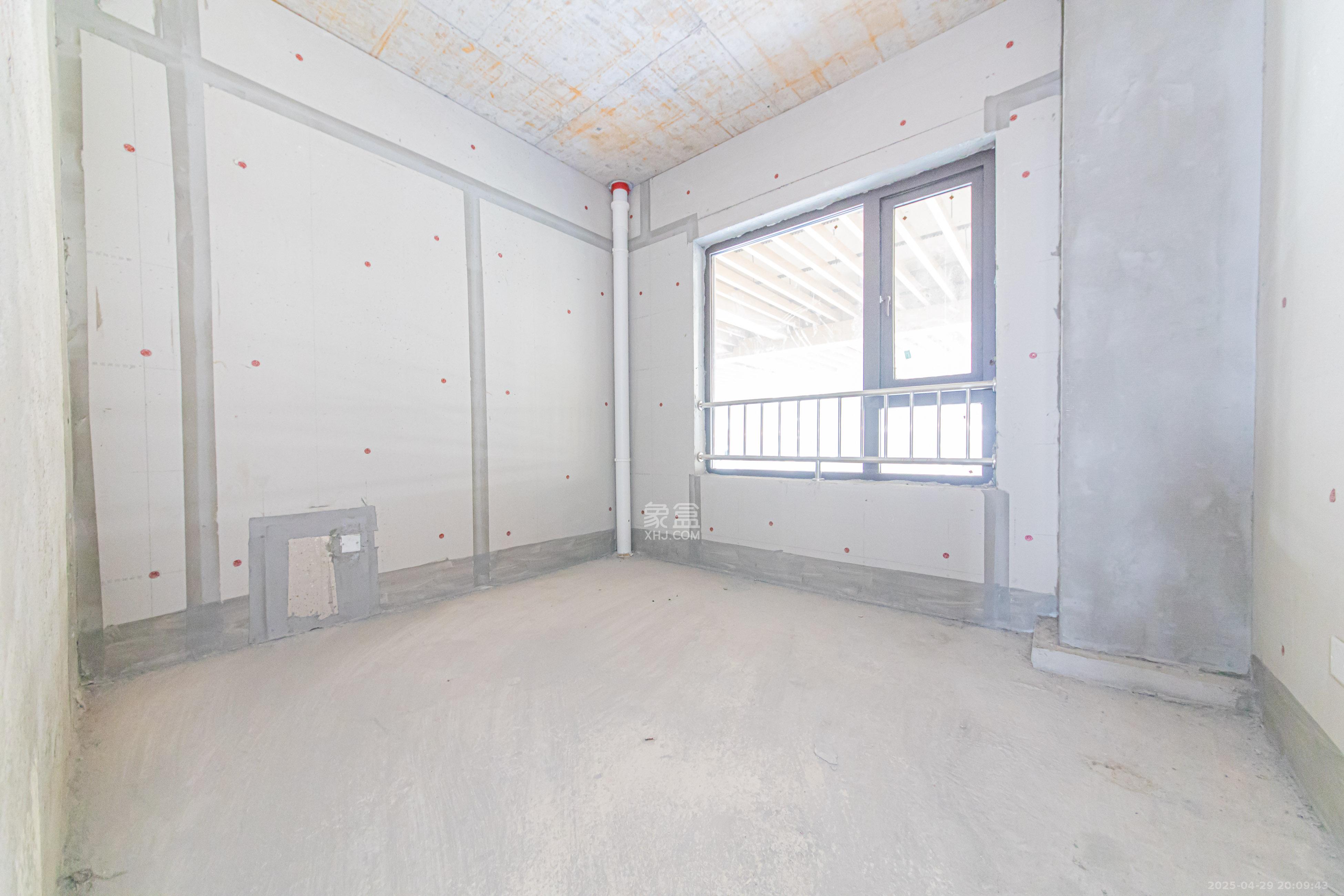 福天藏郡院子  5室2厅2卫    165.0万 福天藏郡院子  5室2厅2卫    165.0万卧室