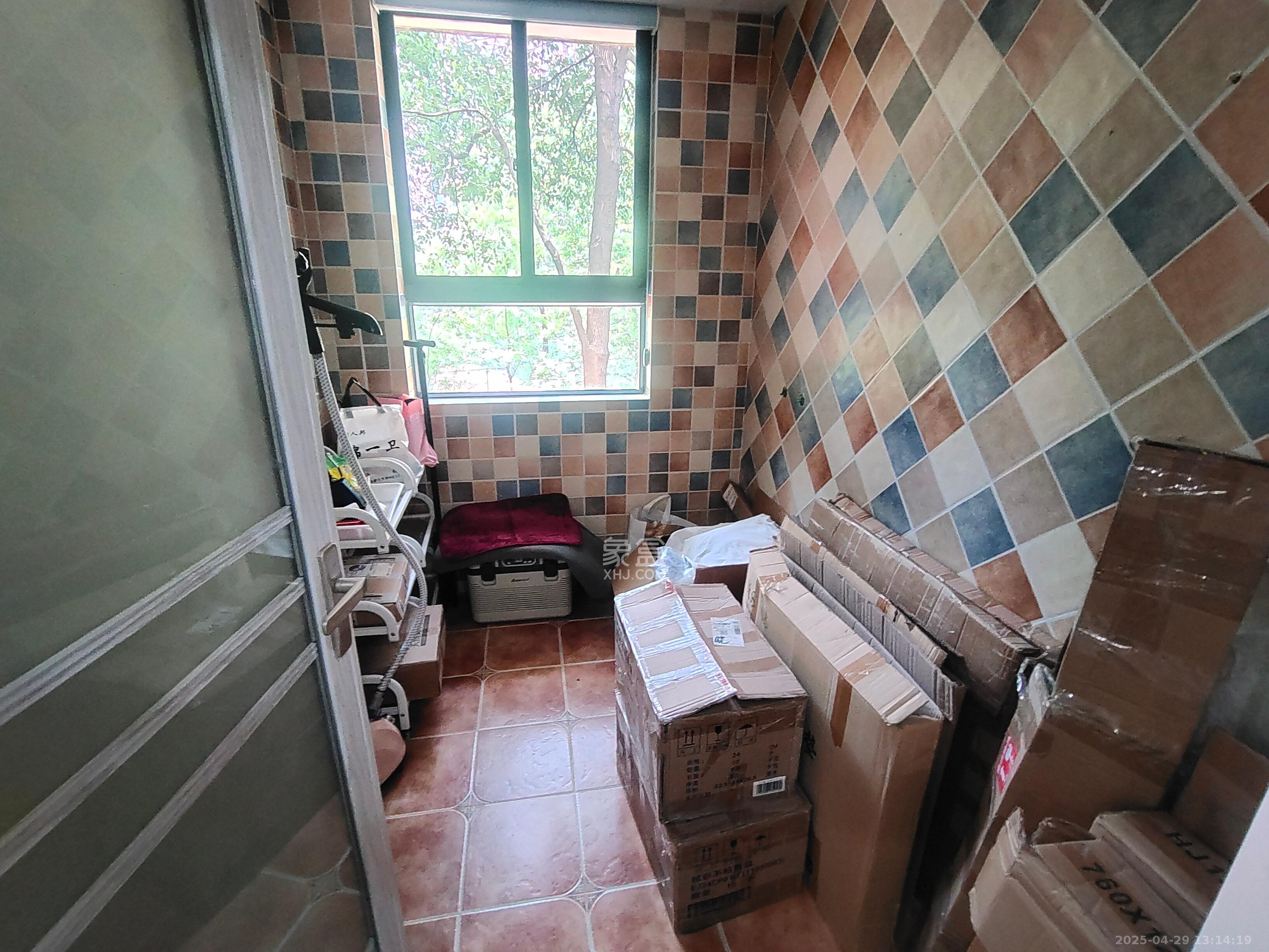 纳帕溪谷 5室2厅2卫 105.0万 纳帕溪谷 5室2厅2卫 105.0万客厅