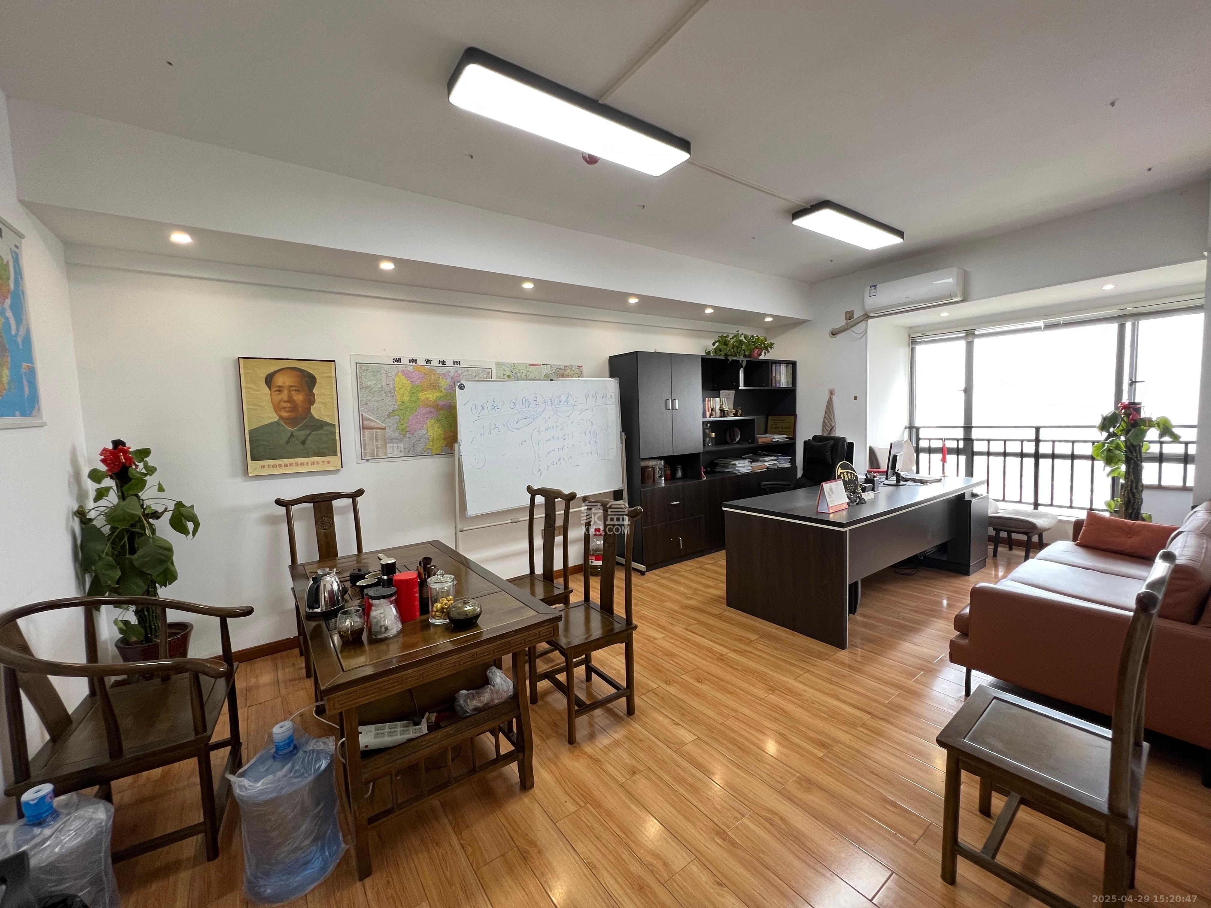 西子一间  4室2厅2卫   7500.00元/月室内图