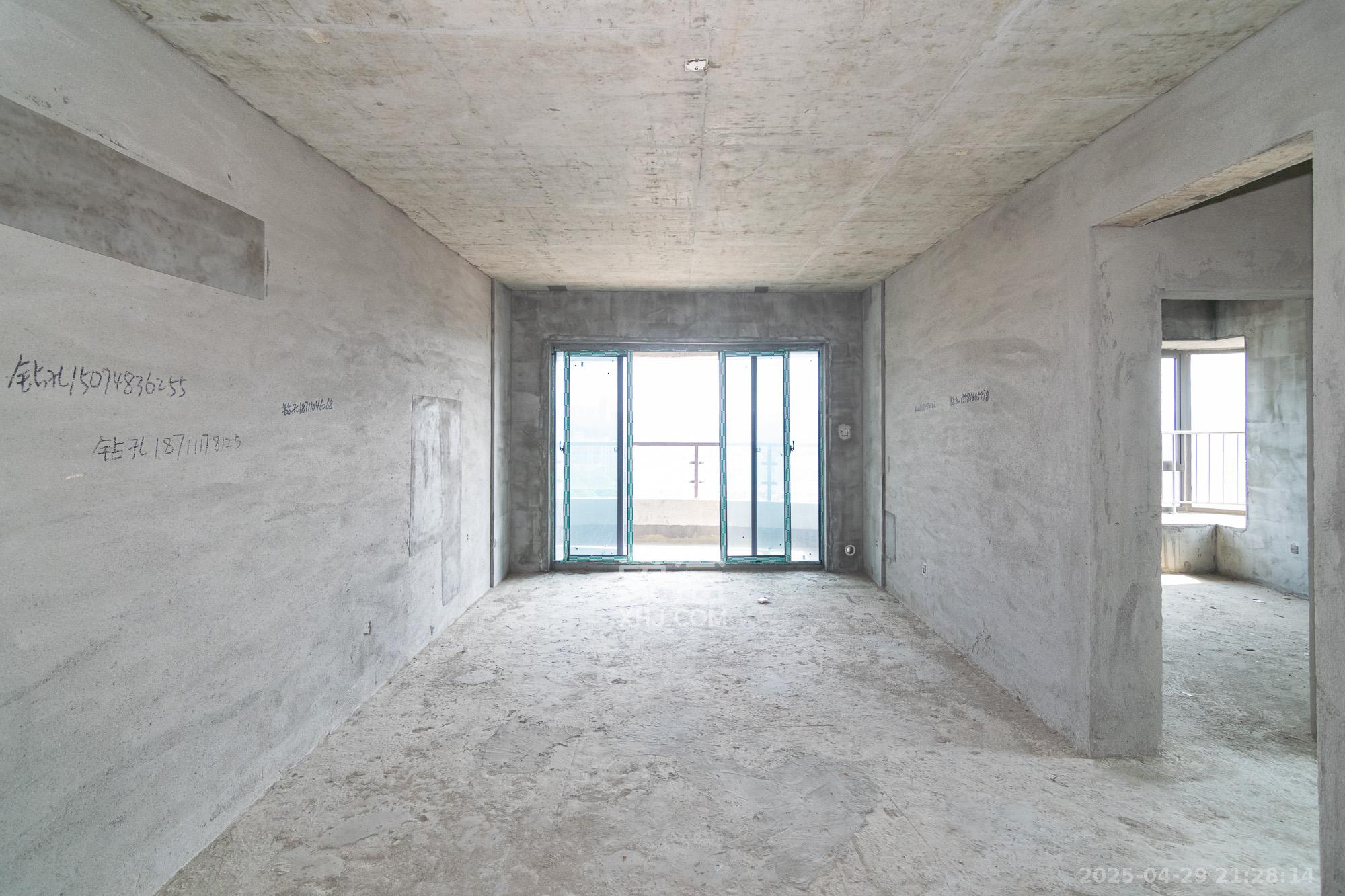 润和山水郡 3室2厅1卫 61.8万 润和山水郡 3室2厅1卫 61.8万客厅