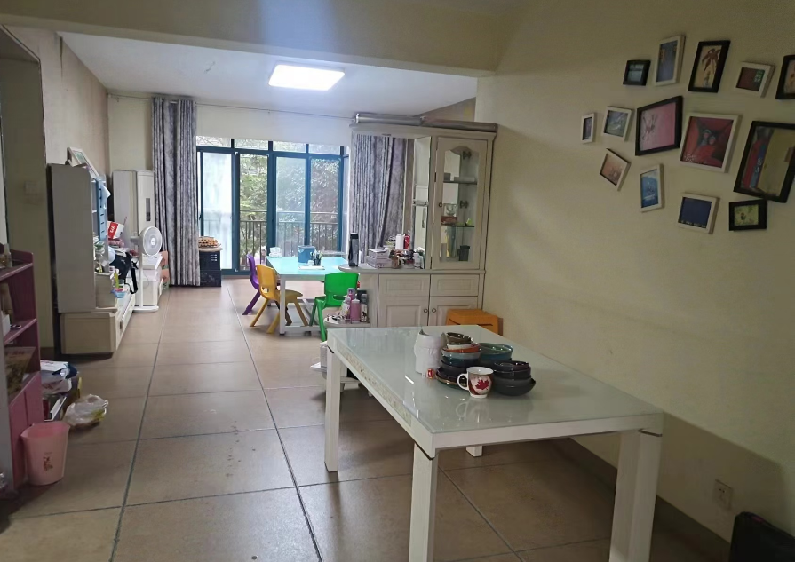 西域名邸  4室2厅2卫    80.0万 西域名邸  4室2厅2卫    80.0万室内图