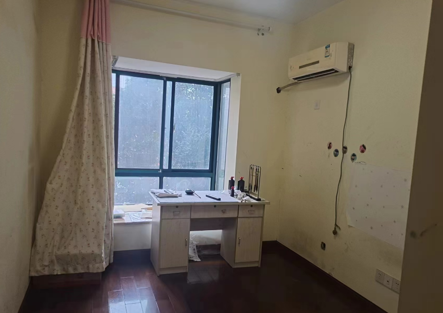 西域名邸  4室2厅2卫    80.0万 西域名邸  4室2厅2卫    80.0万室内图