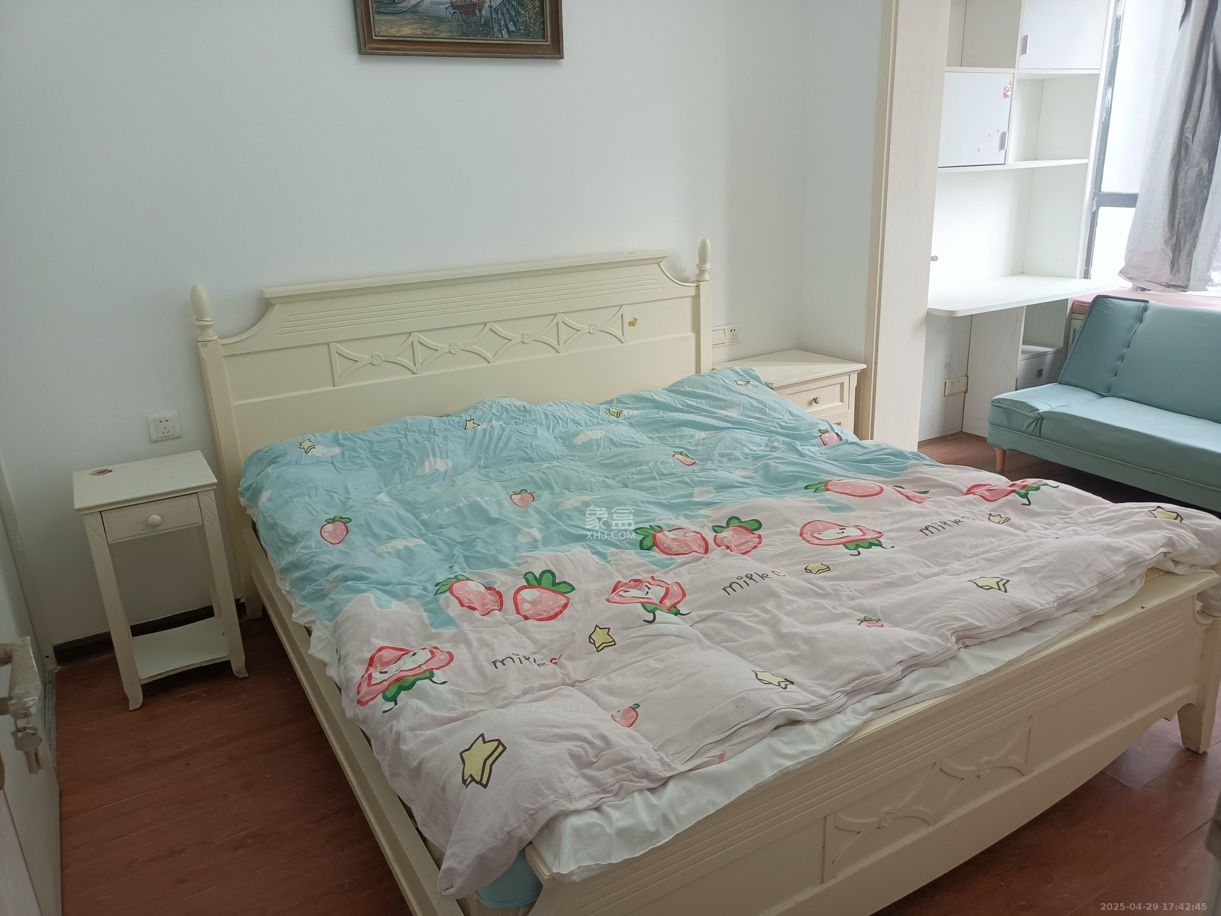 五一大道202(中环壹世界) 2室2厅1卫 3000.0元/月 五一大道202(中环壹世界) 2室2厅1卫 3000.0元/月室内图