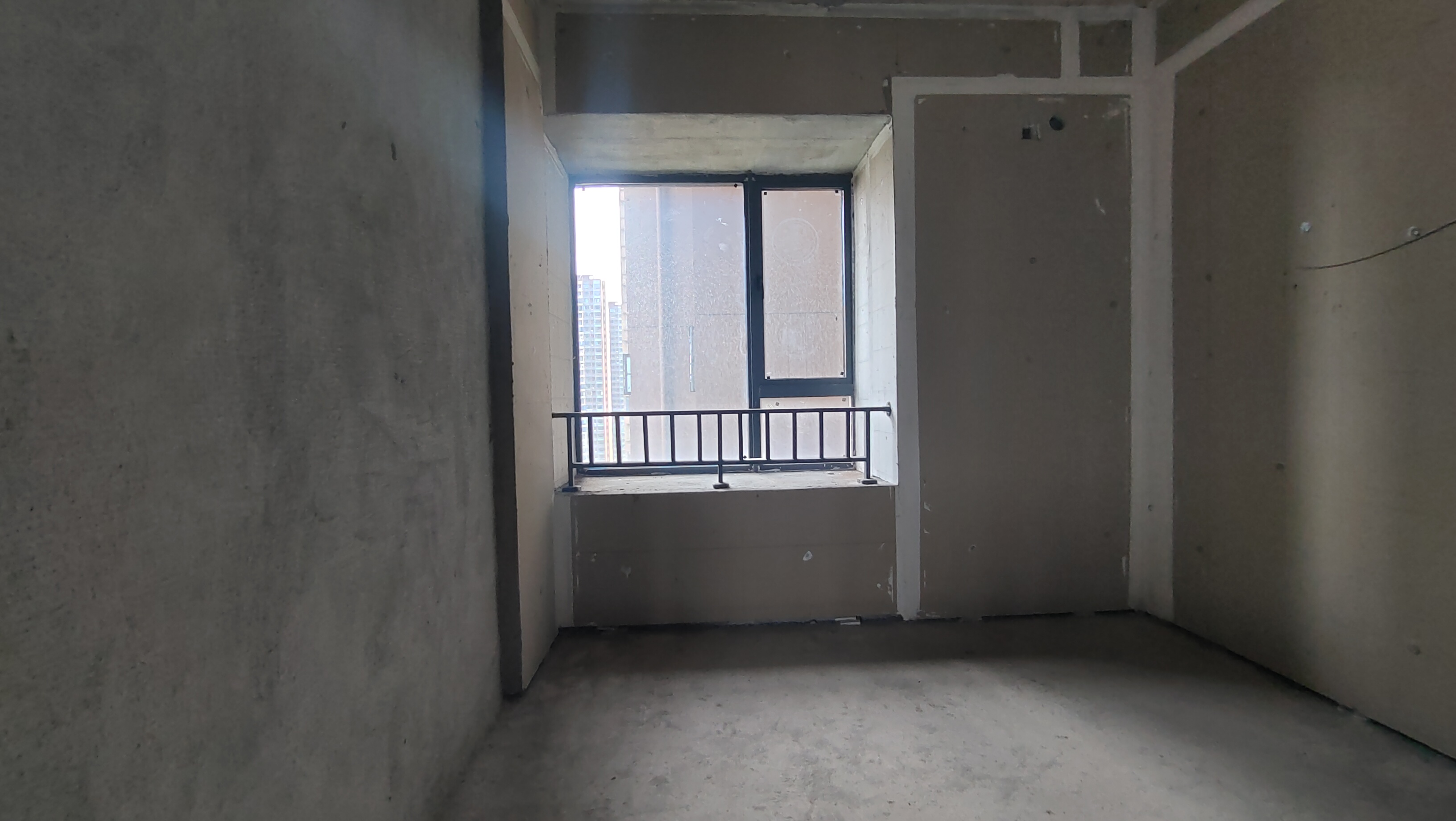 宁邦中心(二期公园里) 4室2厅2卫 67.8万 宁邦中心(二期公园里) 4室2厅2卫 67.8万卧室