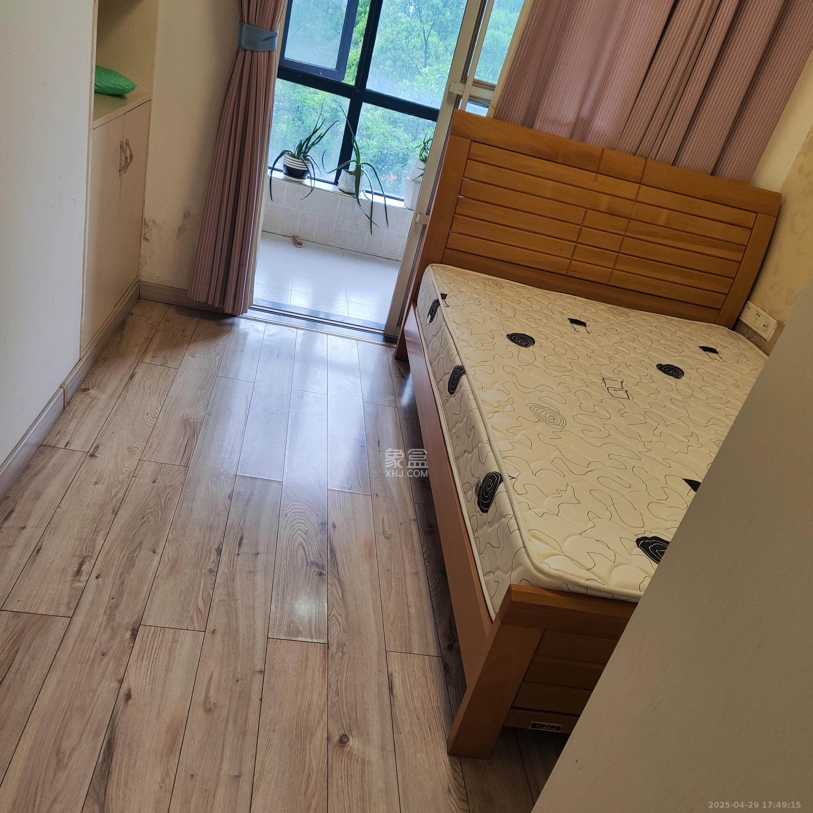 中建麓山和苑  3室2厅1卫   1800.00元/月室内图