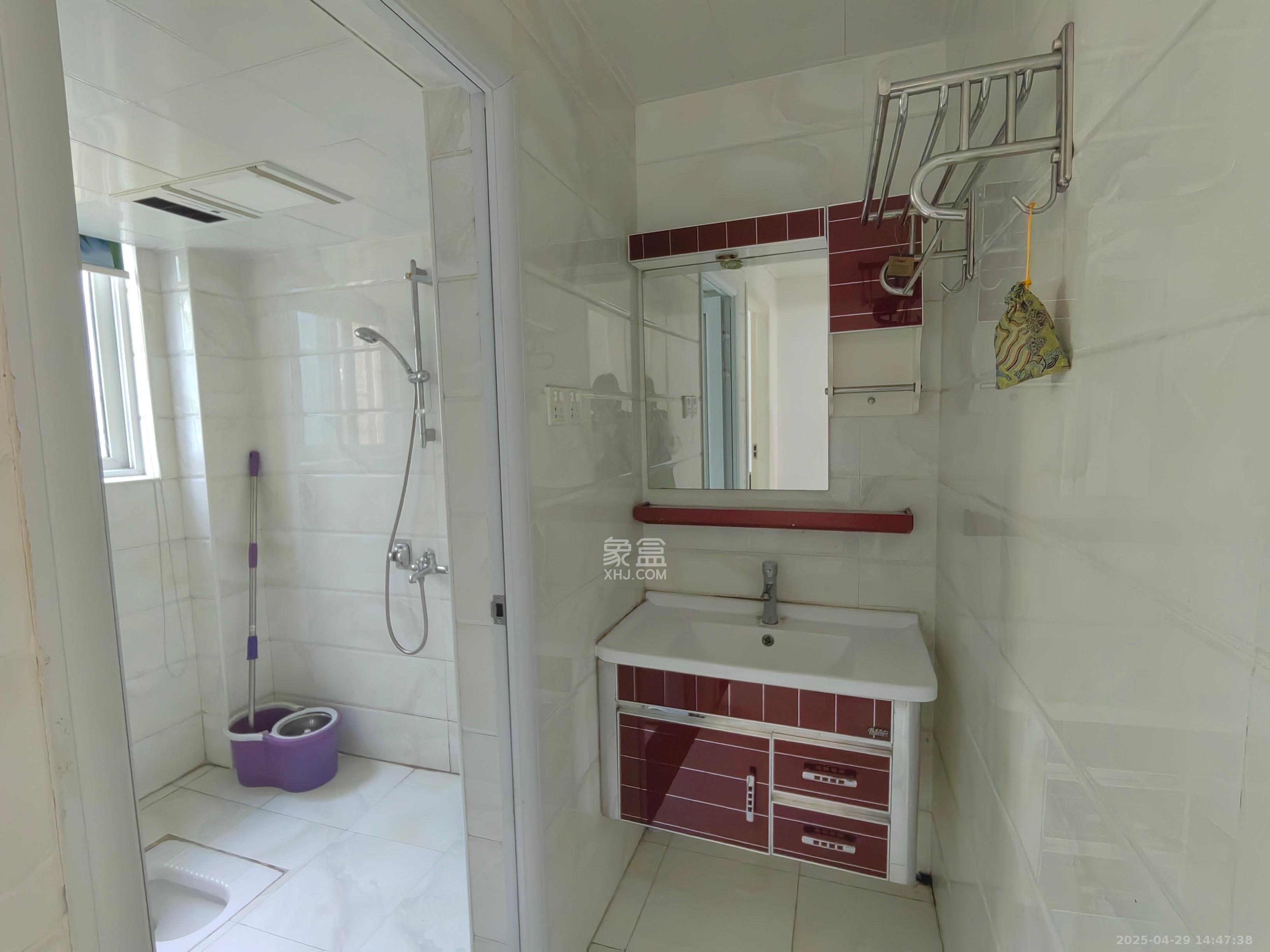 鄱阳小区  3室2厅1卫    1700.0元/月室内图