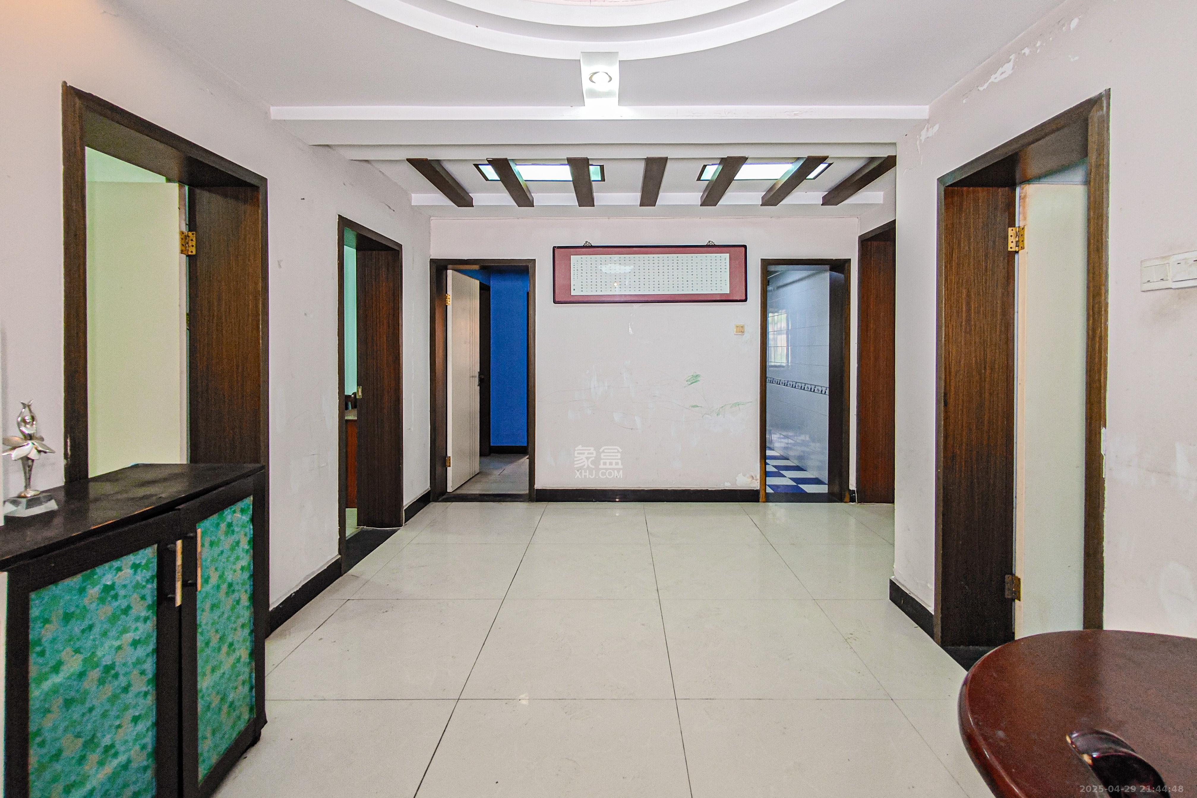 杨铭园  4室2厅2卫    88.0万 杨铭园  4室2厅2卫    88.0万客厅