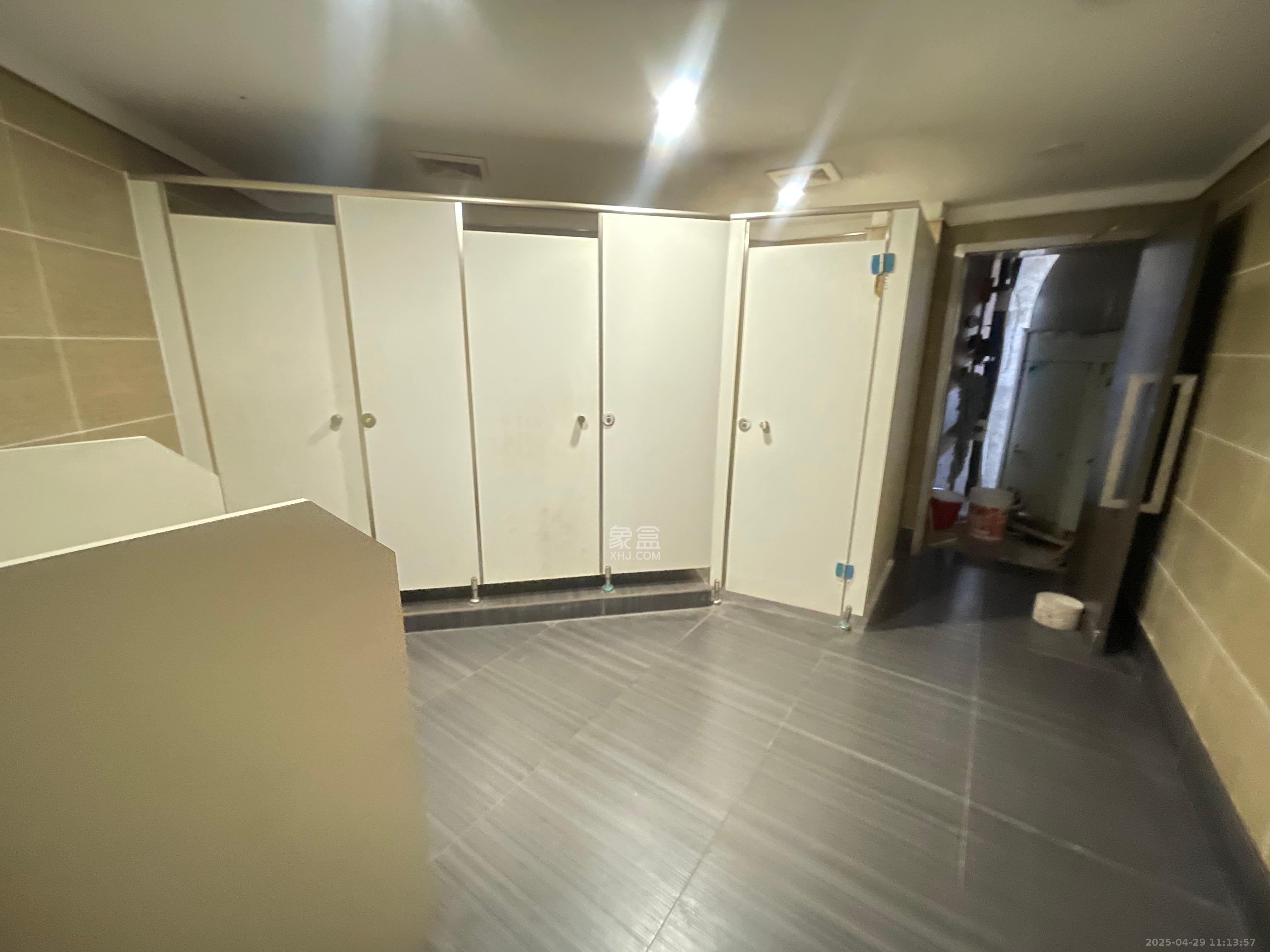 大财门公寓  1室1厅1卫   2200.00元/月室内图