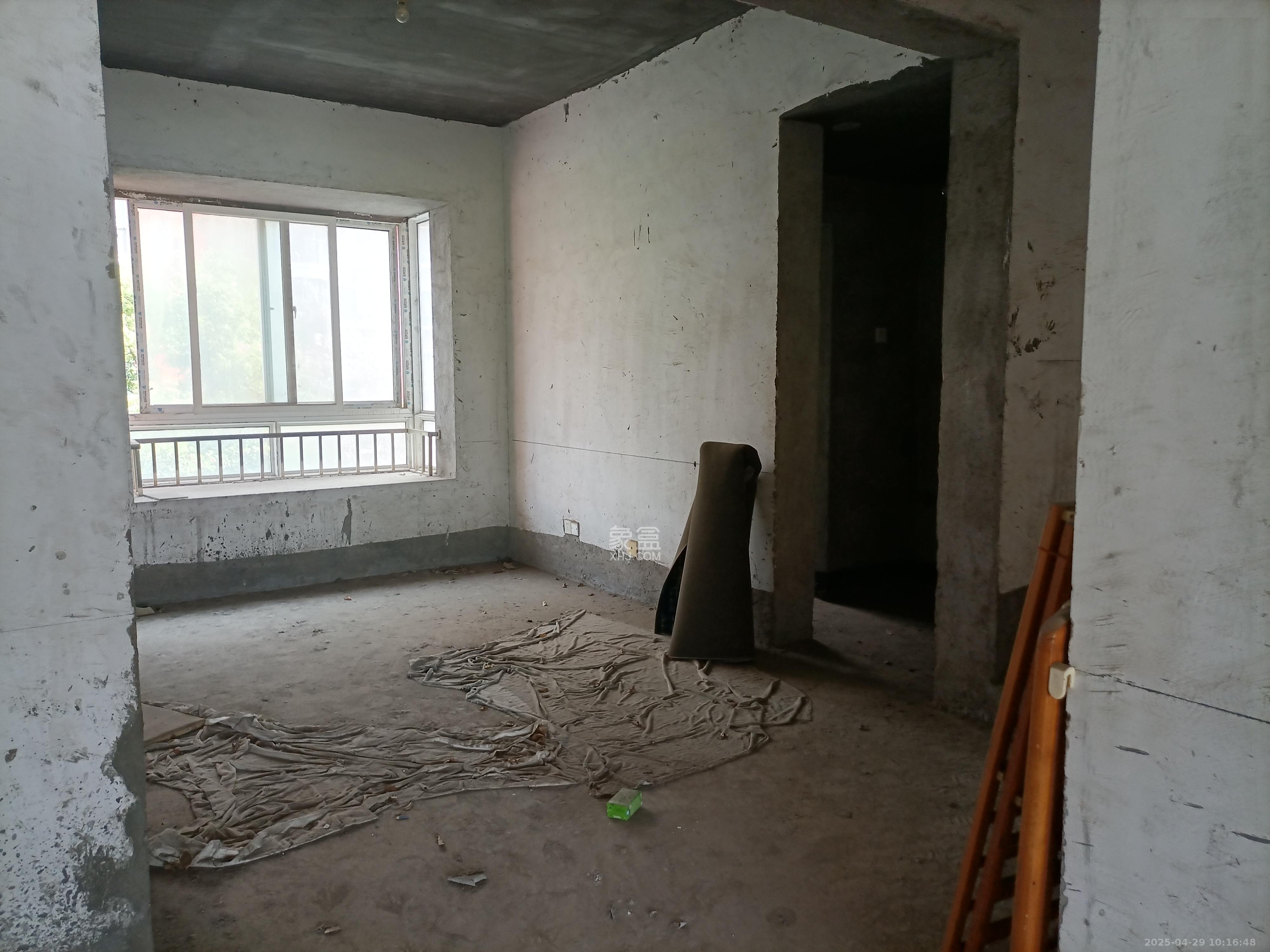 友谊嘉园  4室2厅2卫    1600.0元/月 友谊嘉园  4室2厅2卫    1600.0元/月室内图