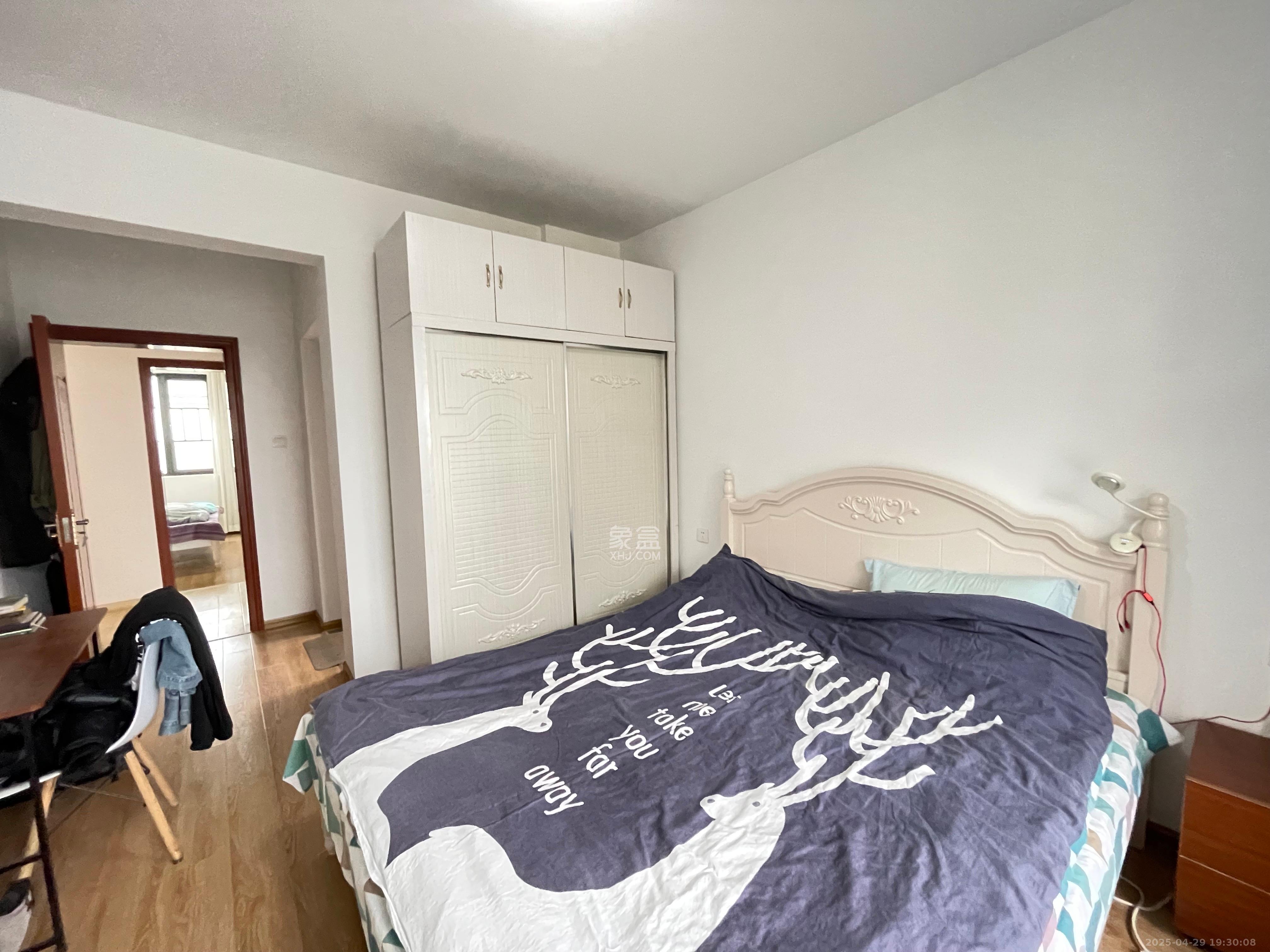 奥凯花园  3室2厅2卫   2700.00元/月室内图