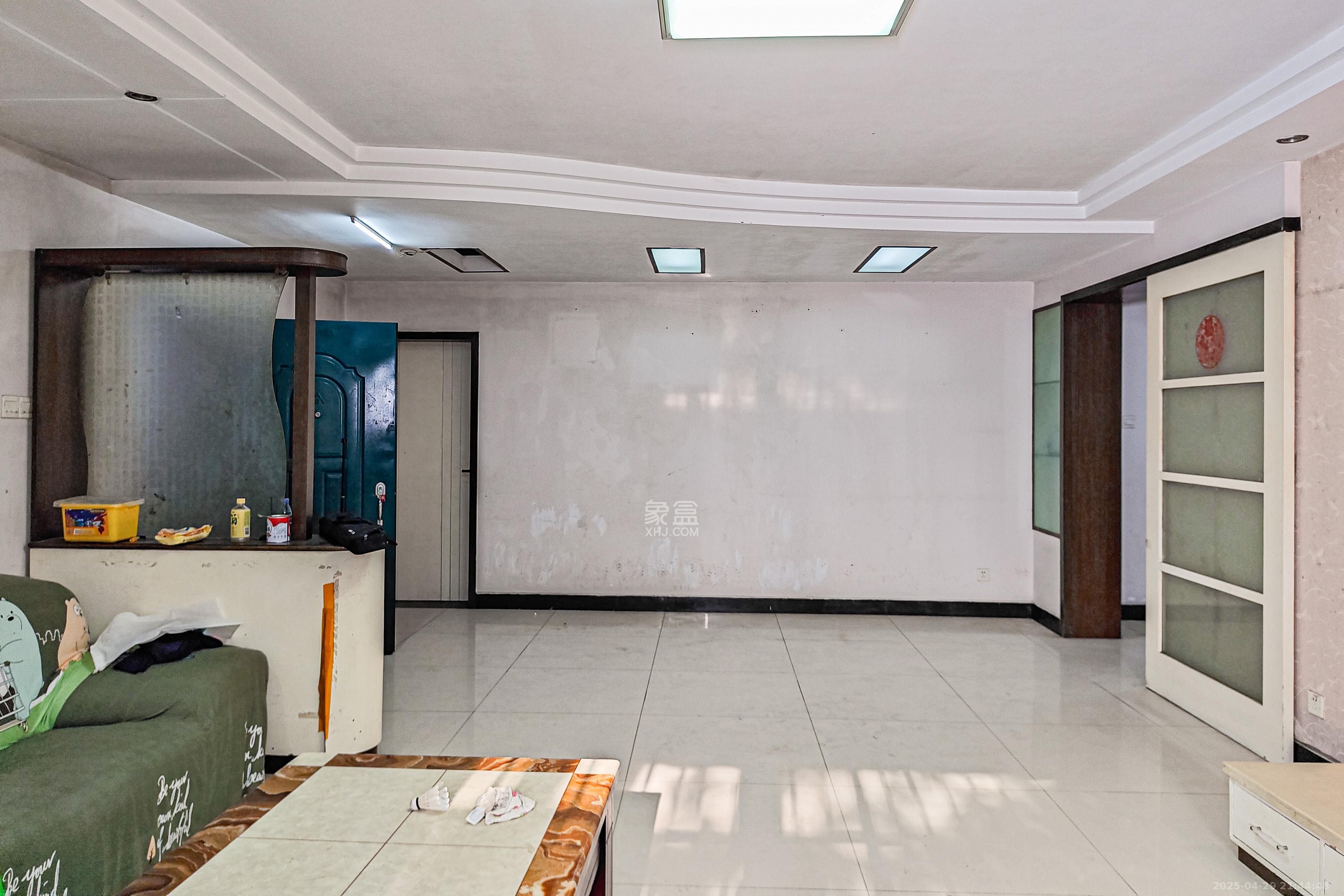 杨铭园  4室2厅2卫    88.0万 杨铭园  4室2厅2卫    88.0万客厅