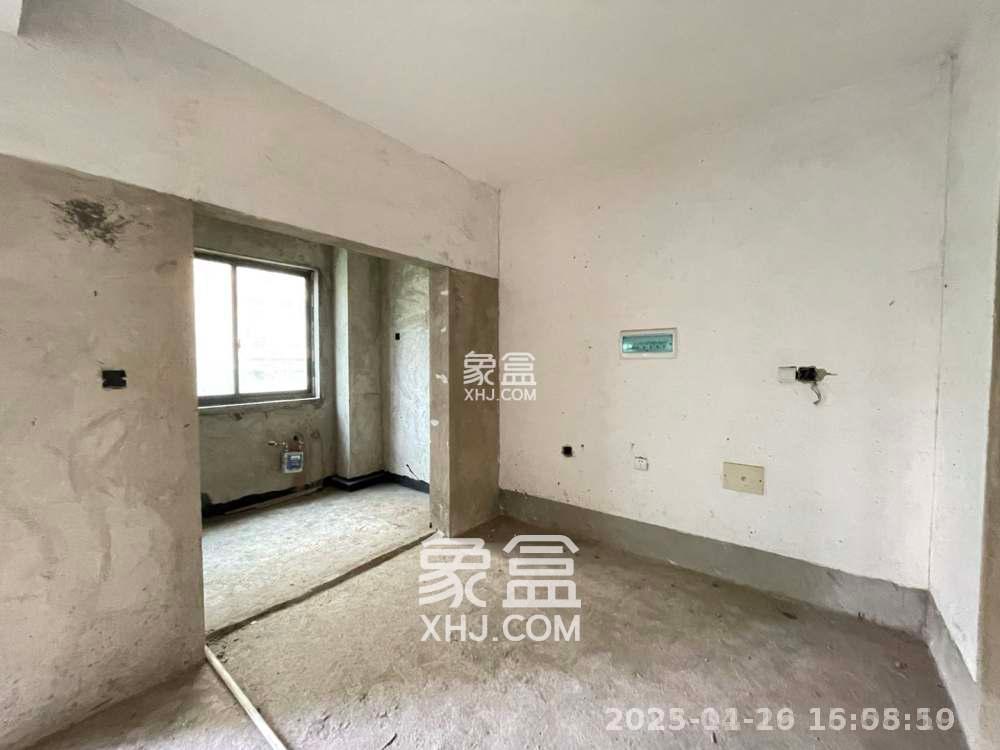 金域世家  3室2厅2卫   37.00万