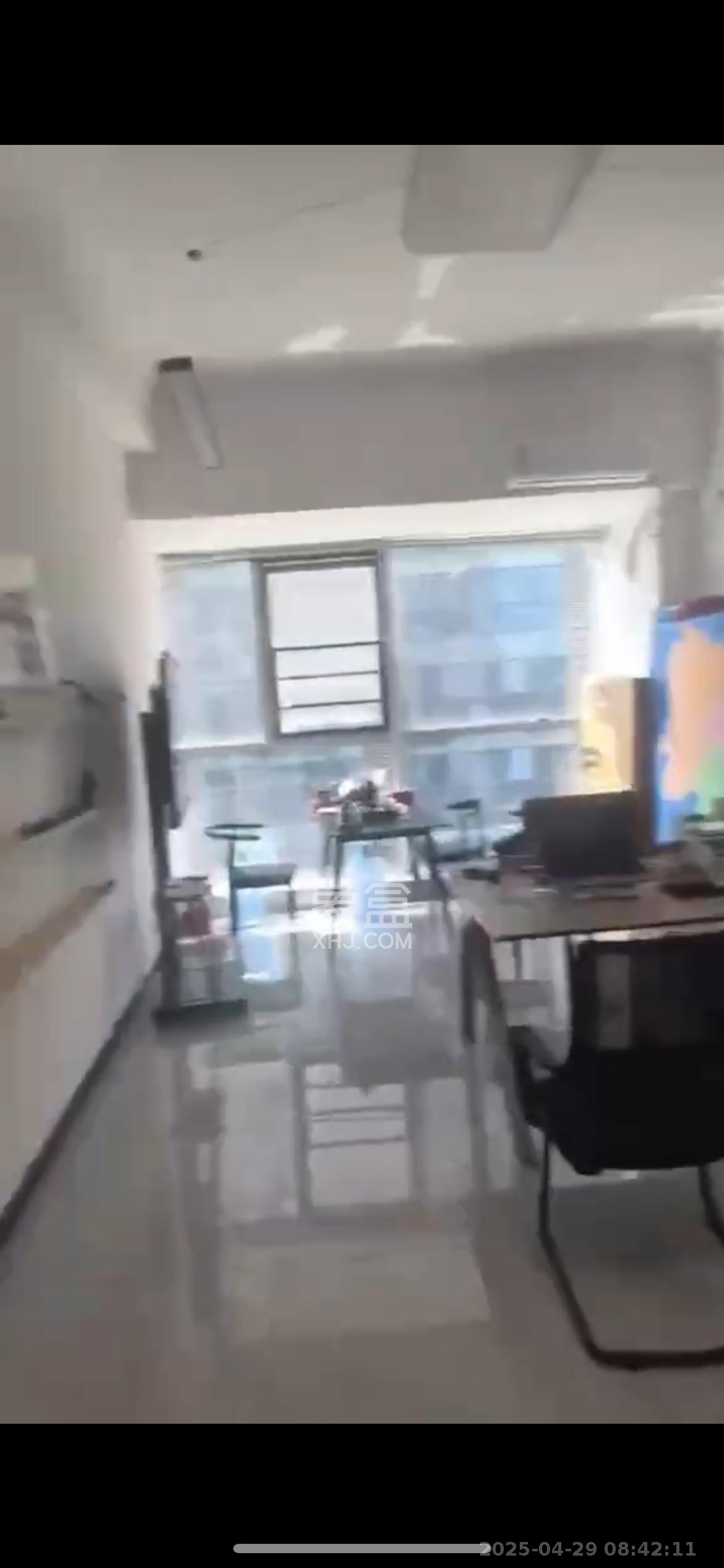 奥克斯滨仕花园(奥克斯洋湖广场/奥克斯中心)  1室1厅1卫    2300.0元/月 奥克斯滨仕花园(奥克斯洋湖广场/奥克斯中心)  1室1厅1卫    2300.0元/月室内图