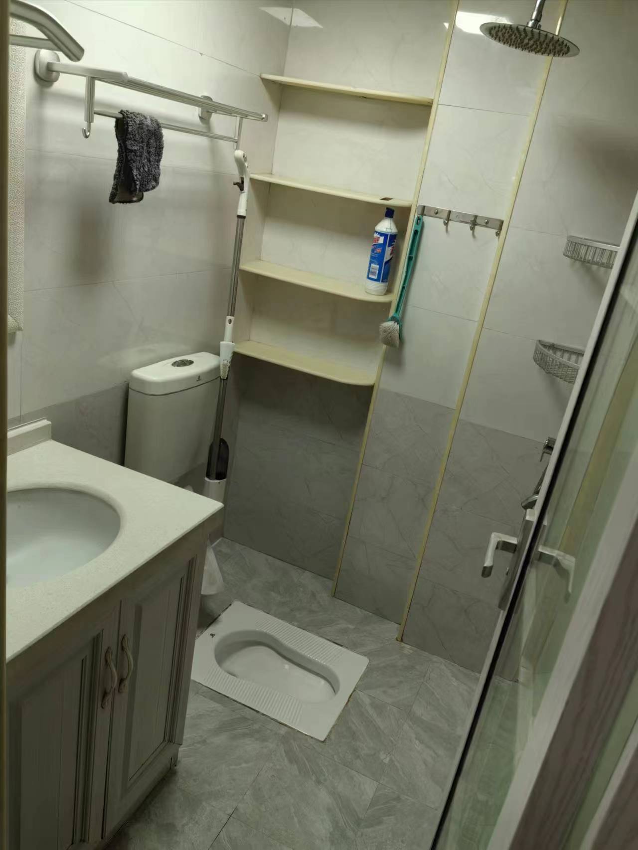 罗家小区西区 1室1厅1卫 1200.0元/月 罗家小区西区 1室1厅1卫 1200.0元/月室内图