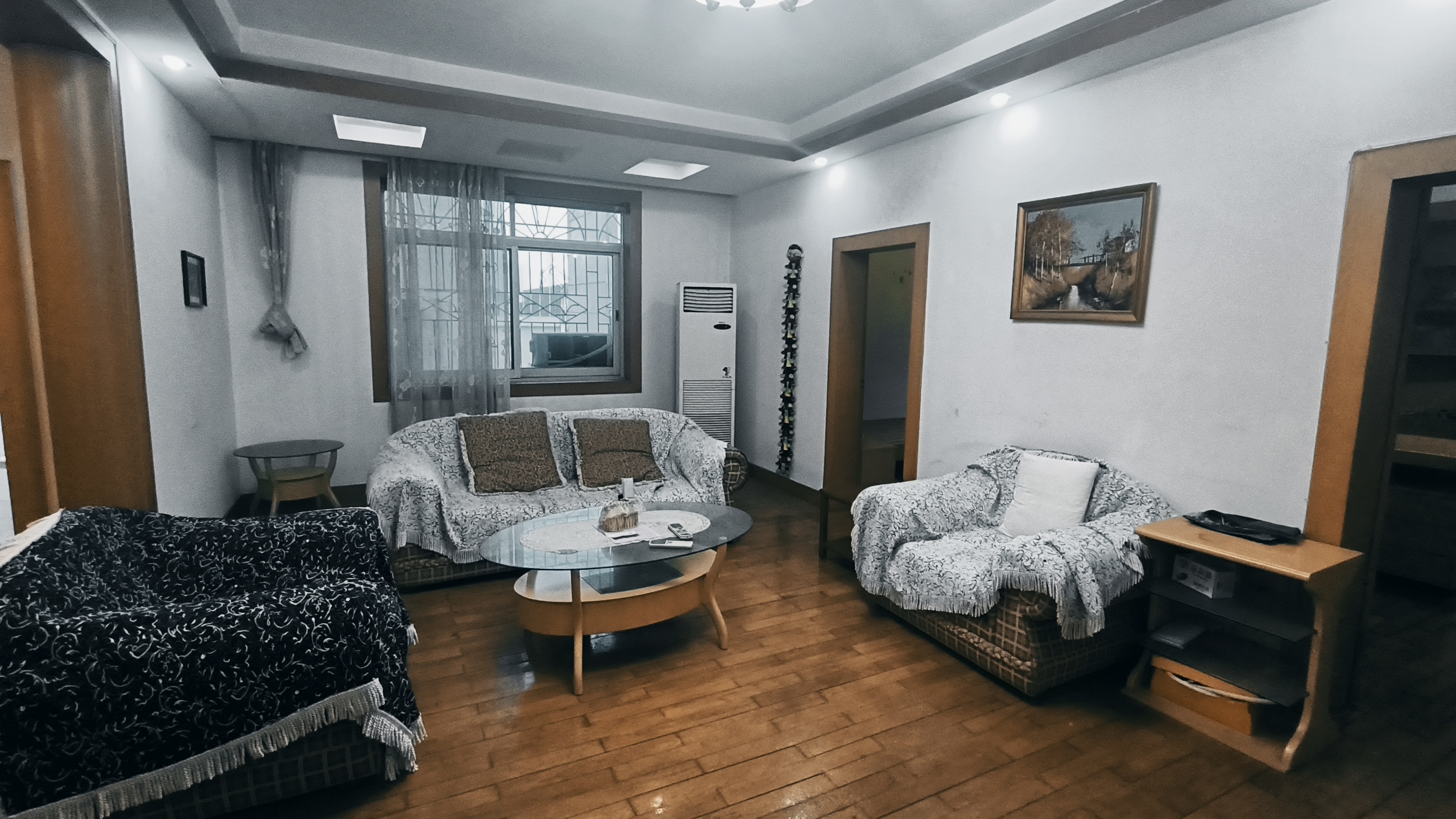 南华大学南校北门家属区 3室2厅1卫 1200.0元/月 南华大学南校北门家属区 3室2厅1卫 1200.0元/月室内图