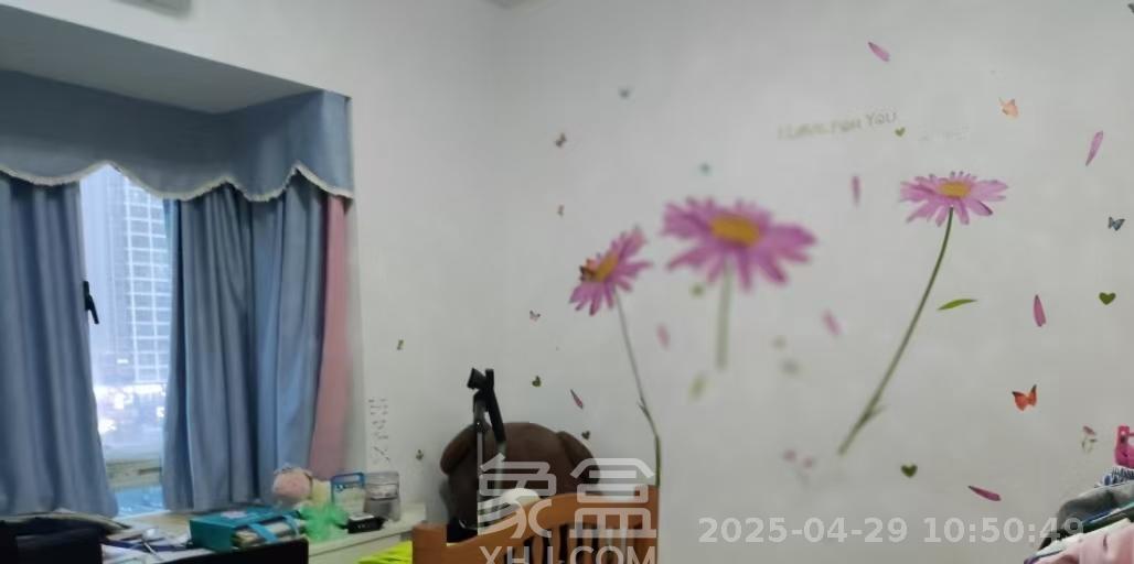 新蕾品阁居  4室2厅2卫    2500.0元/月室内图